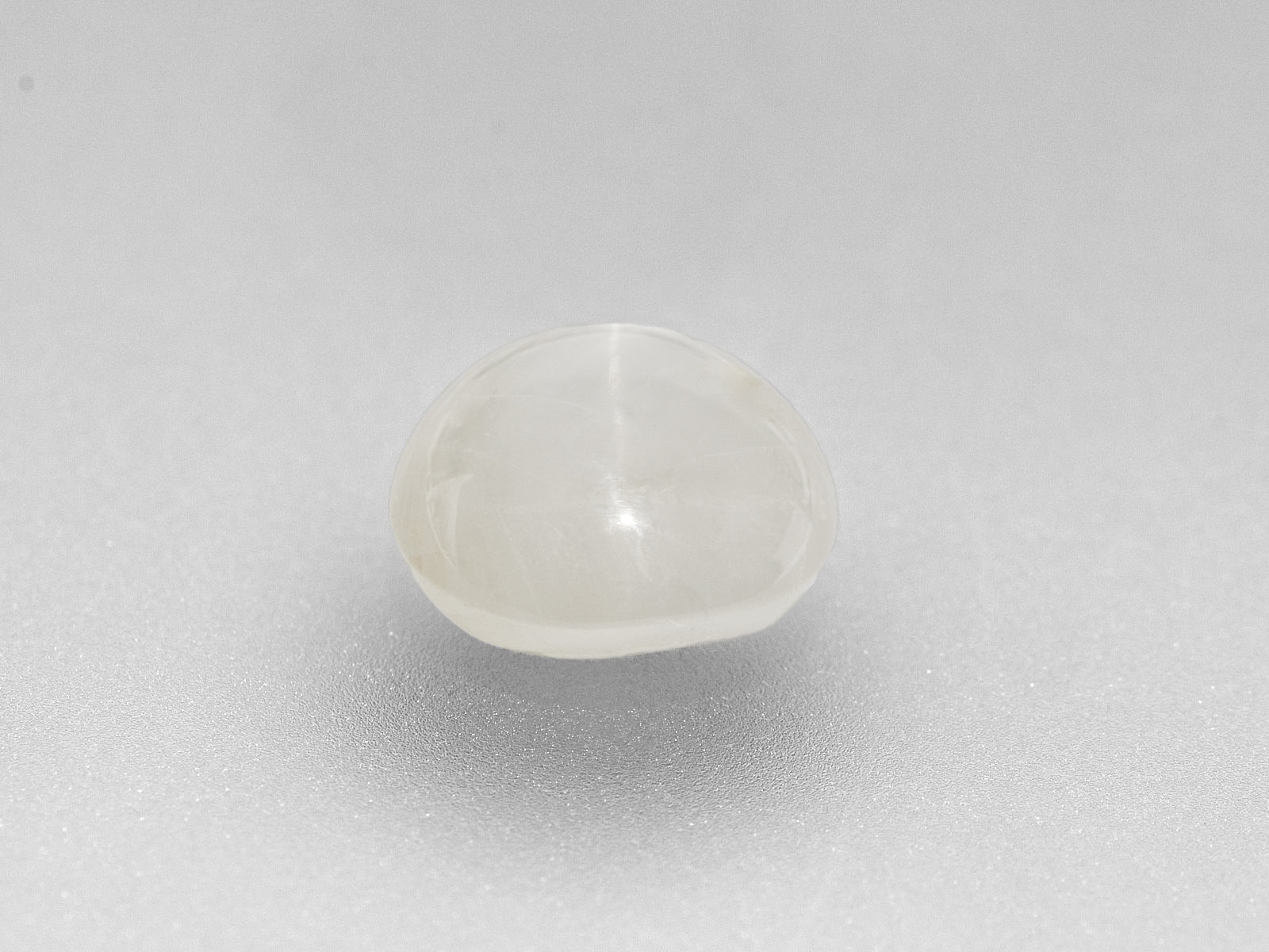 8800742-cabochon-greyish-white-igi-burma-natural-fancy-star-sapphire-10.30-ct
