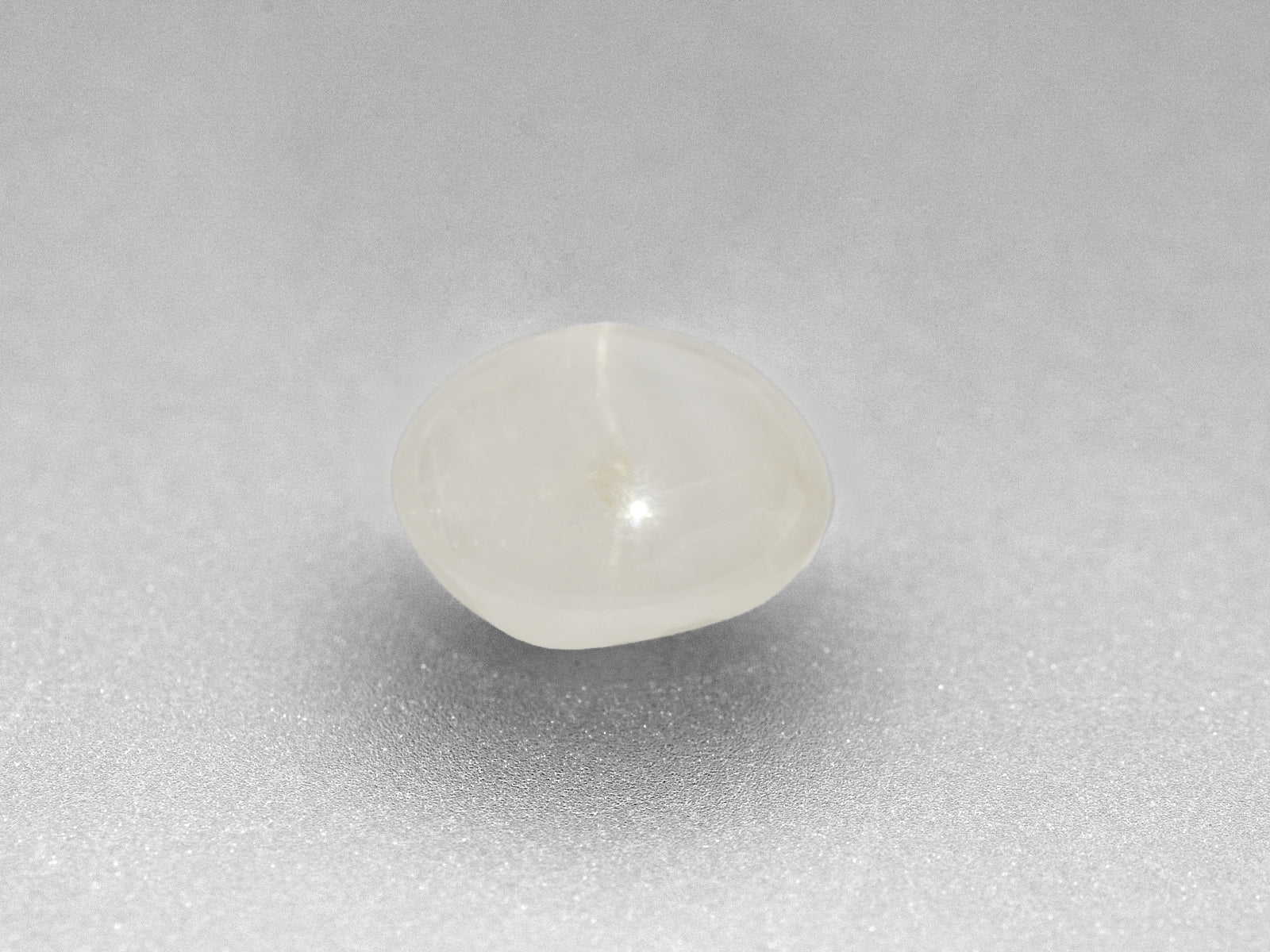 8800742-cabochon-greyish-white-igi-burma-natural-fancy-star-sapphire-10.30-ct