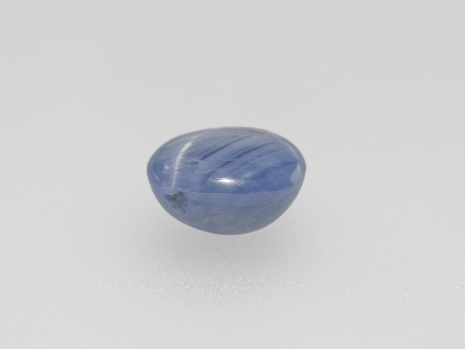 8800750-cabochon-medium-blue-igi-burma-natural-blue-star-sapphire-10.57-ct