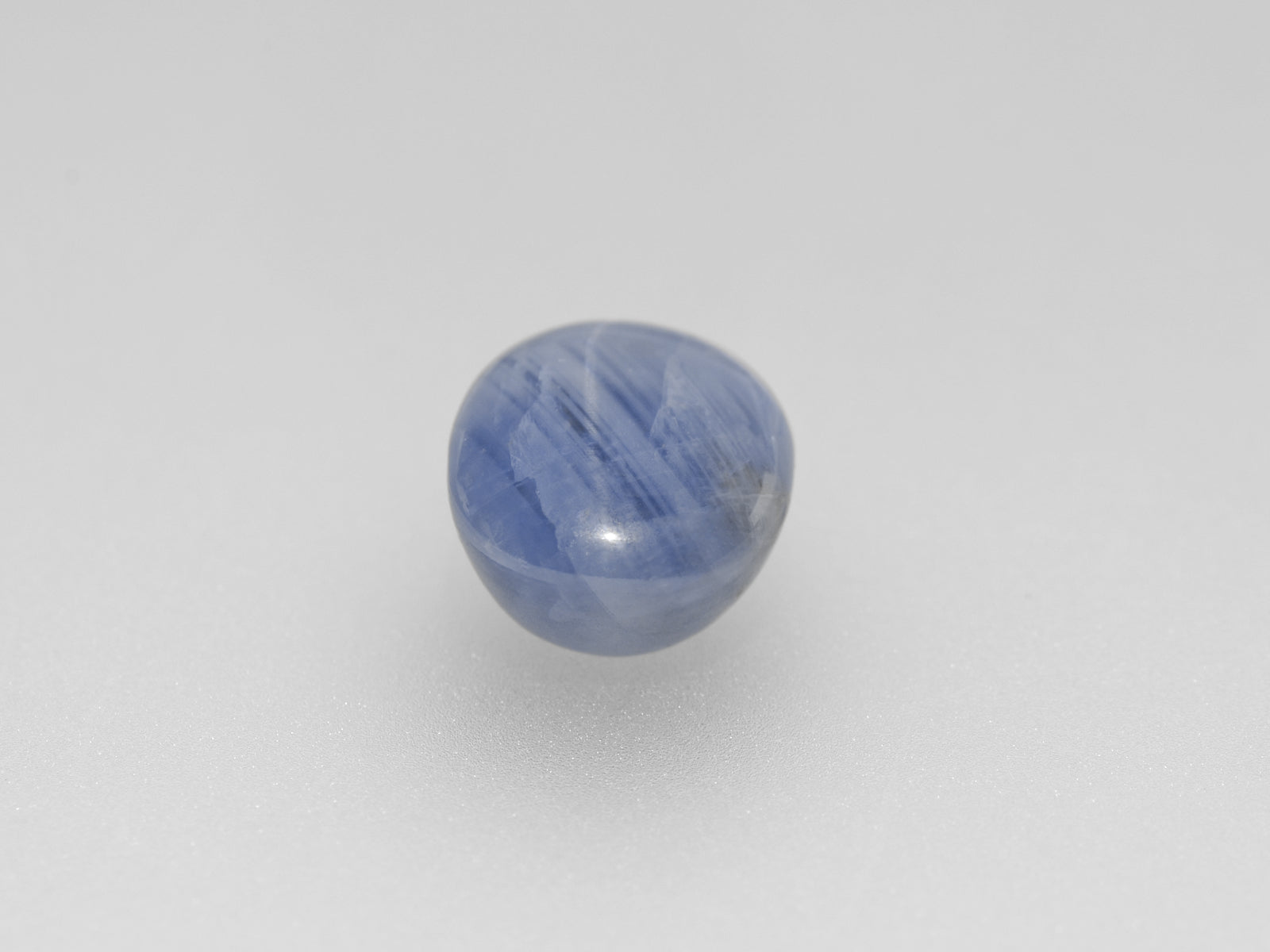 8800750-cabochon-medium-blue-igi-burma-natural-blue-star-sapphire-10.57-ct