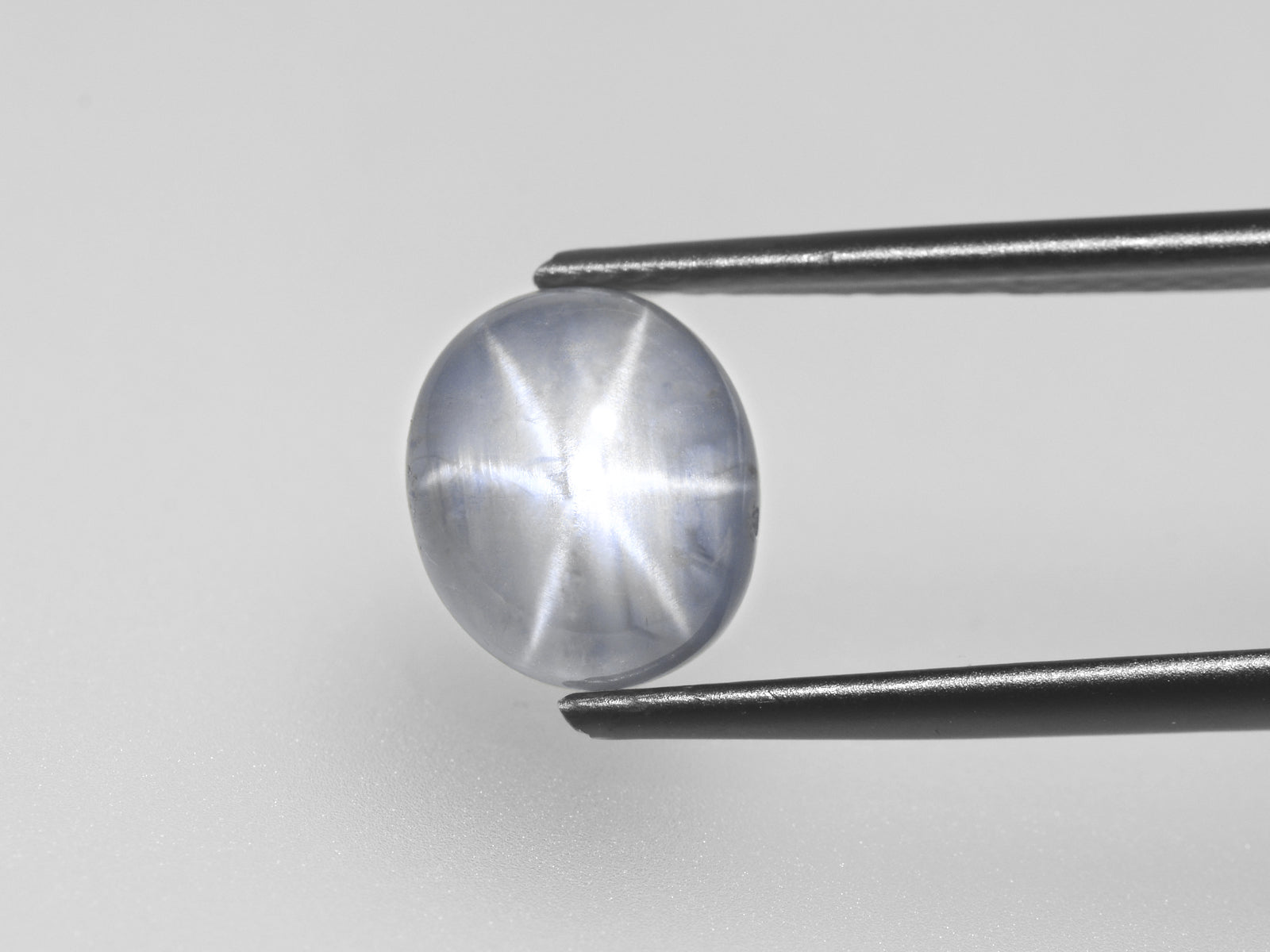 8800752-cabochon-greyish-blue-igi-burma-natural-blue-star-sapphire-5.87-ct