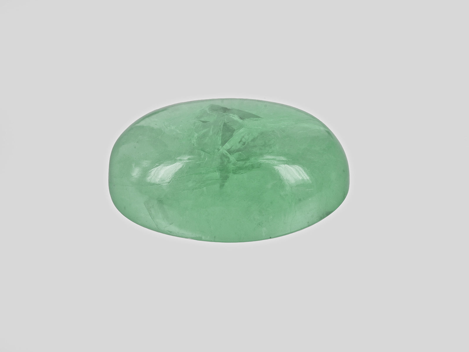8801139-cabochon-light-green-russia-natural-emerald-28.92-ct