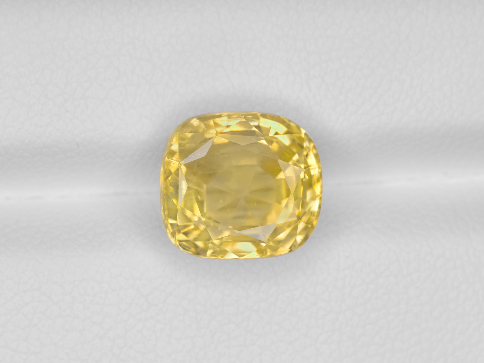 8800712-cushion-velvety-yellow-igi-sri-lanka-natural-yellow-sapphire-7.29-ct