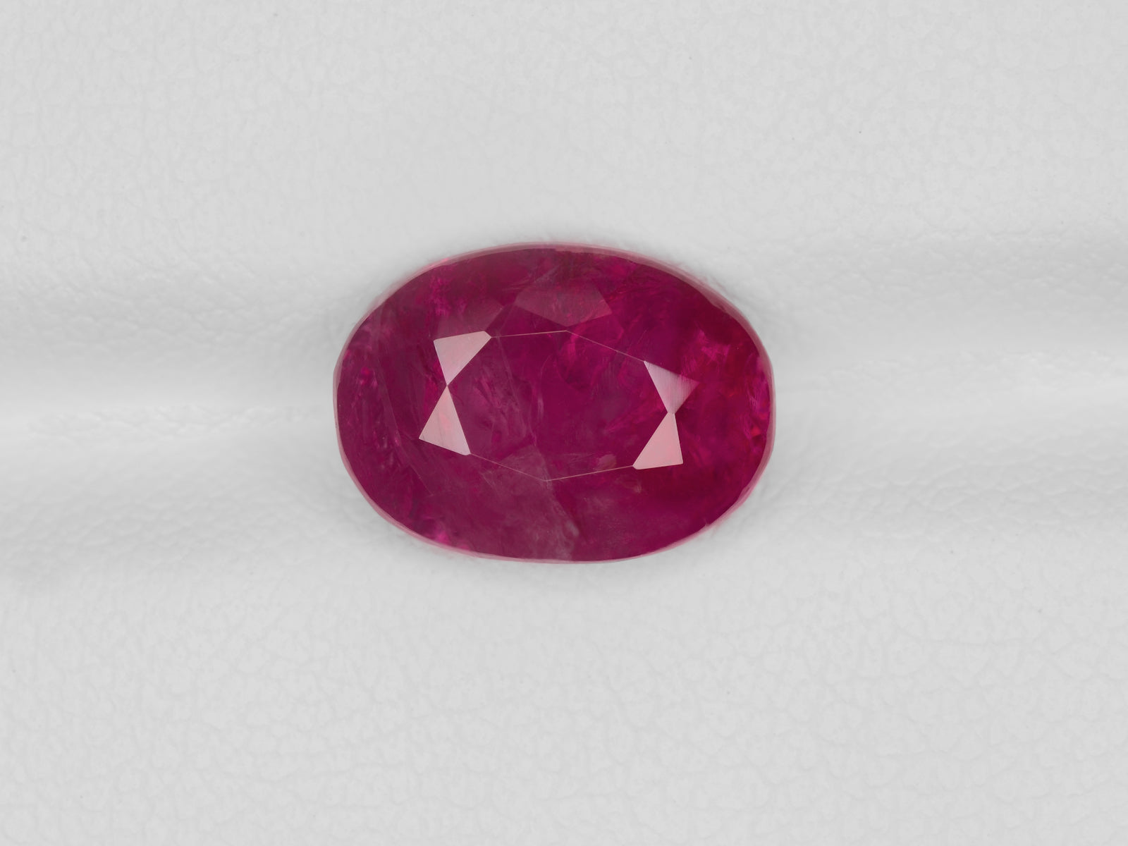 8800833-oval-intense-pinkish-red-grs-burma-natural-ruby-4.58-ct