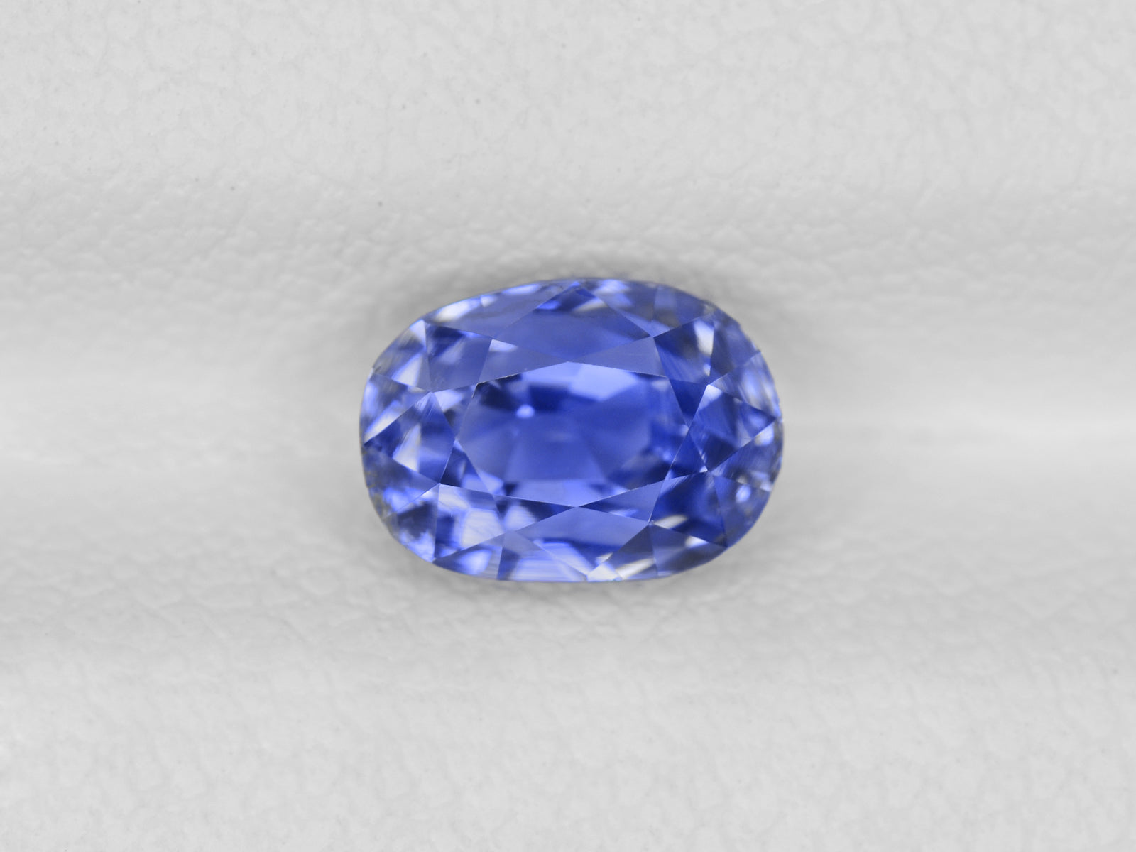 8800929-oval-lustrous-blue-gia-kashmir-natural-blue-sapphire-1.73-ct