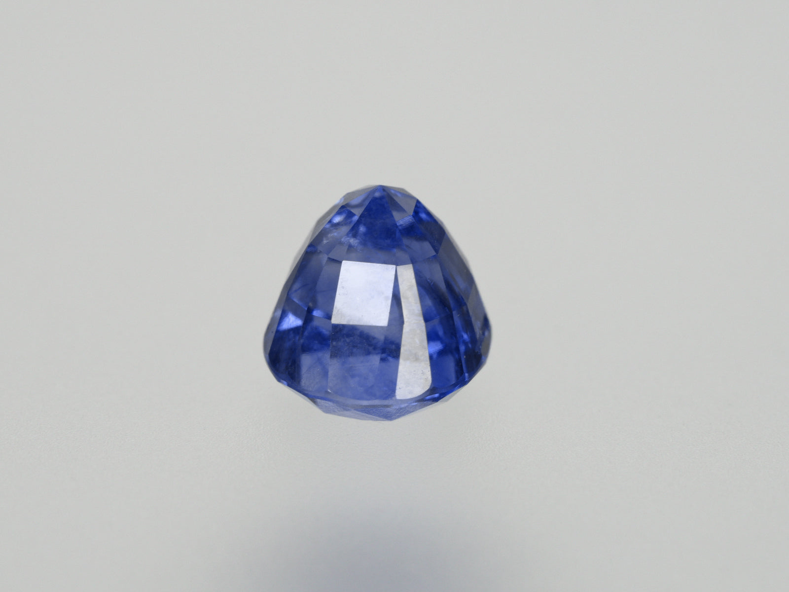 8800459-oval-rich-velvety-cornflower-blue-gia-grs-kashmir-natural-blue-sapphire-3.61-ct