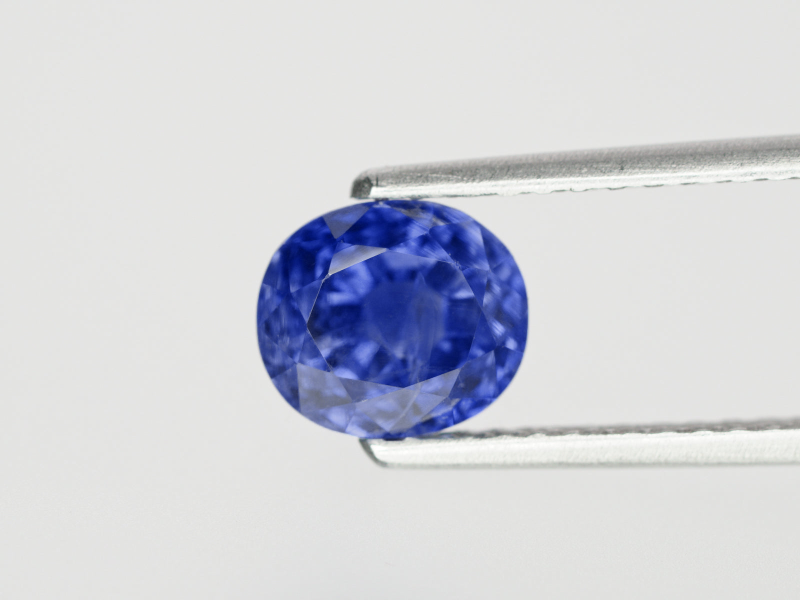 8800459-oval-rich-velvety-cornflower-blue-gia-grs-kashmir-natural-blue-sapphire-3.61-ct