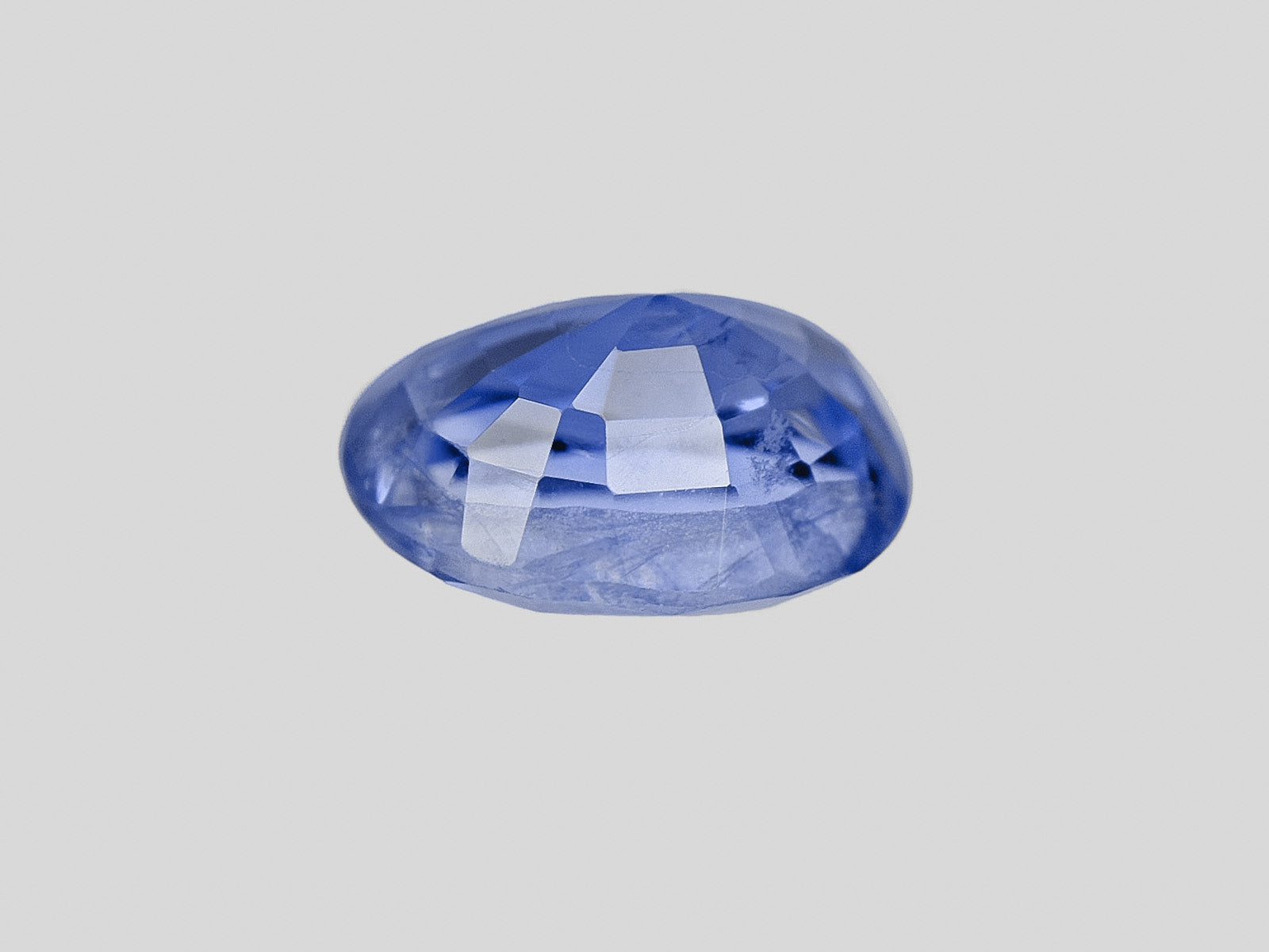 8801943-oval-cornflower-blue-gia-igi-kashmir-natural-blue-sapphire-0.69-ct