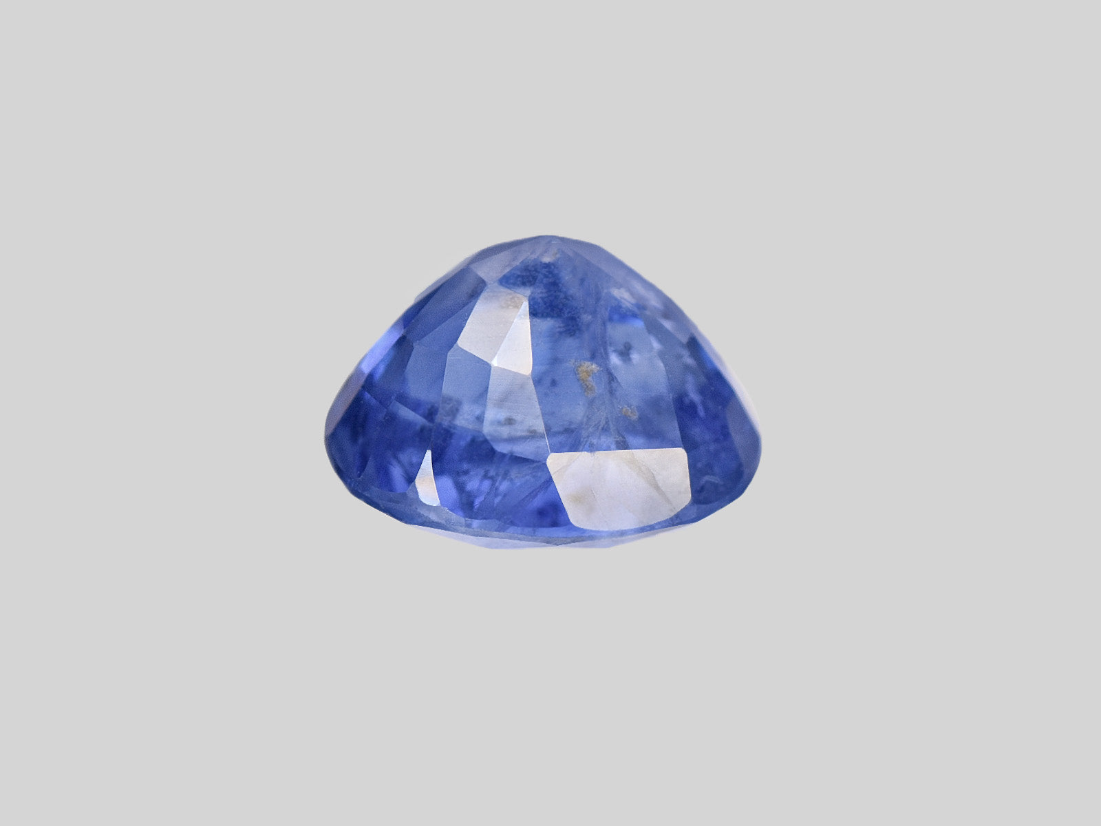 8801946-oval-intense-blue-changing-to-purplish-blue-gia-igi-kashmir-natural-color-change-sapphire-1.56-ct