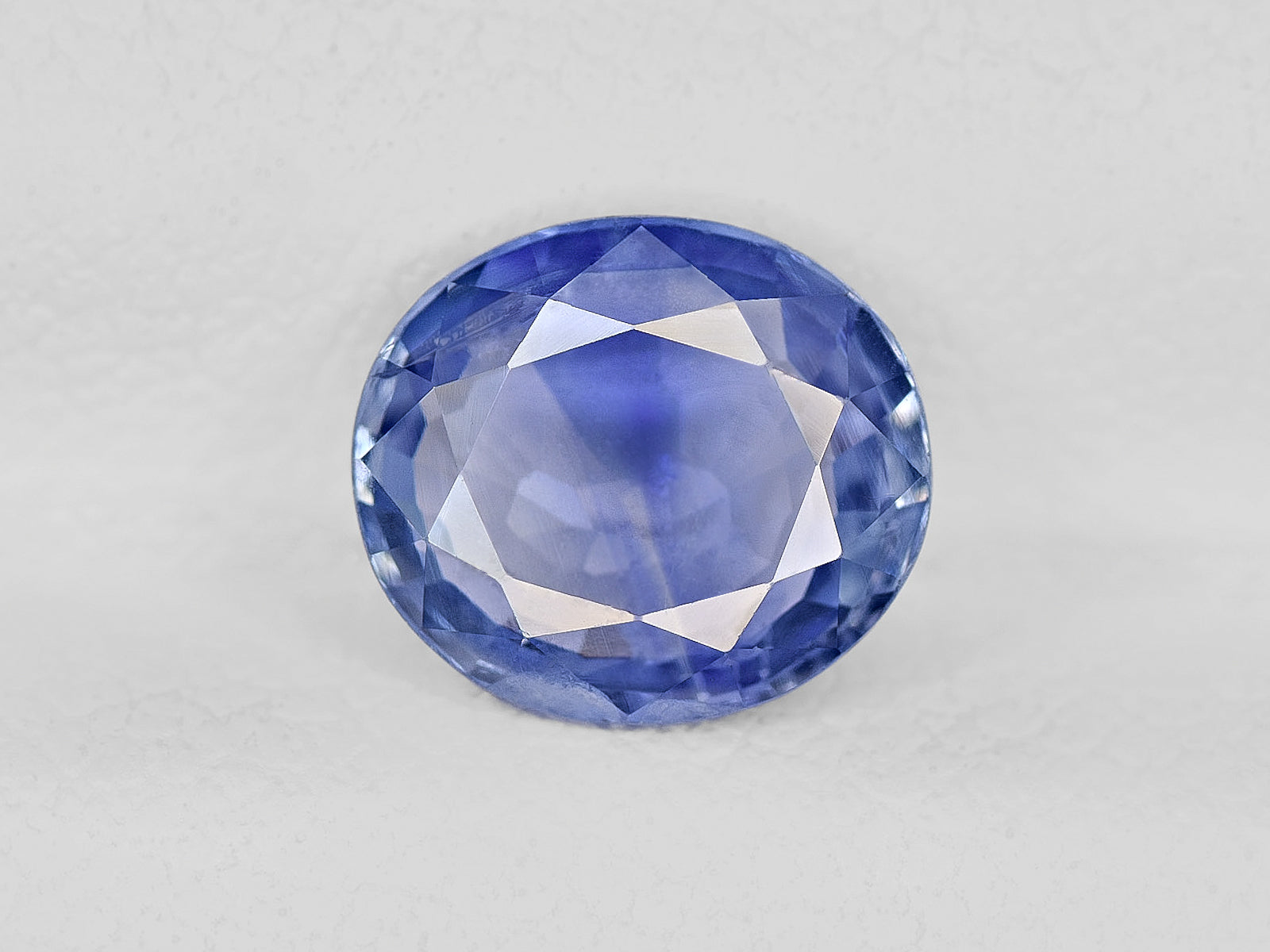 8801948-oval-intense-blue-color-zoning-gia-kashmir-natural-blue-sapphire-1.39-ct