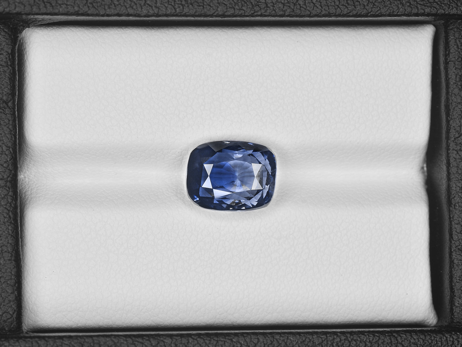 8801112-cushion-deep-blue-color-zoning-gia-kashmir-natural-blue-sapphire-5.70-ct