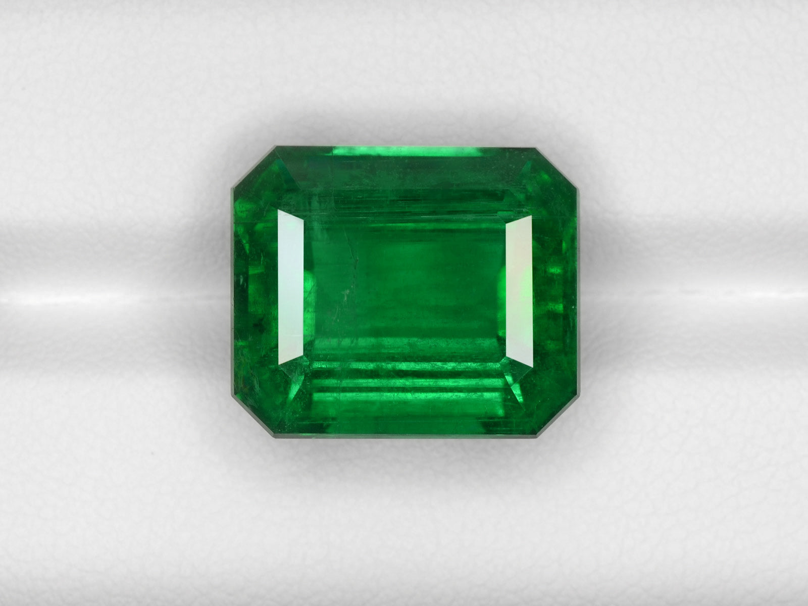 8800388-octagonal-rich-intense-green-grs-zambia-natural-emerald-15.49-ct