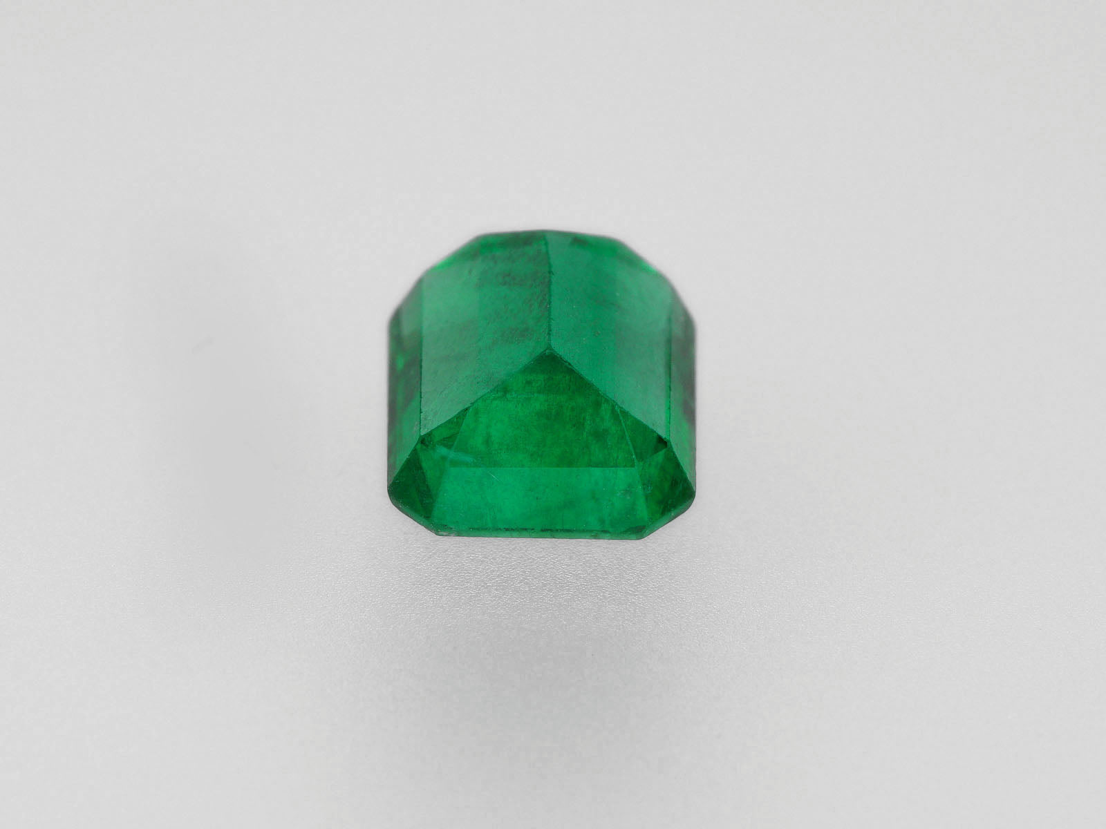 8800458-octagonal-deep-green-grs-zambia-natural-emerald-5.86-ct