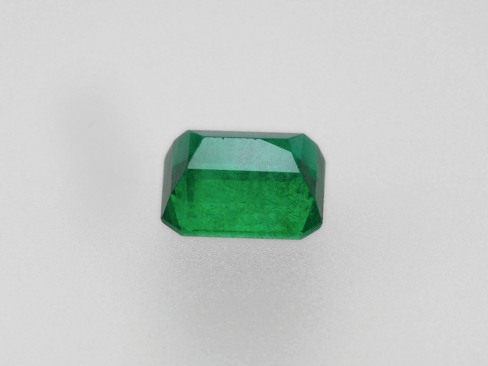 8800458-octagonal-deep-green-grs-zambia-natural-emerald-5.86-ct