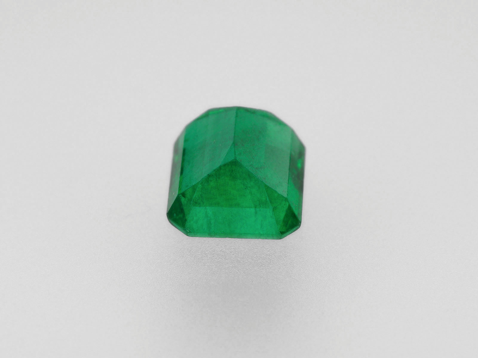 8800458-octagonal-deep-green-grs-zambia-natural-emerald-5.86-ct