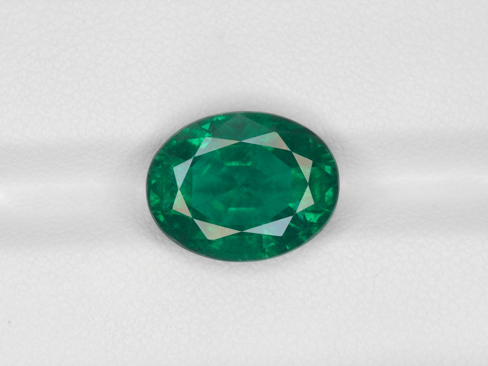 8800513-oval-vivid-green-deep-green-grs-zambia-natural-emerald-5.81-ct