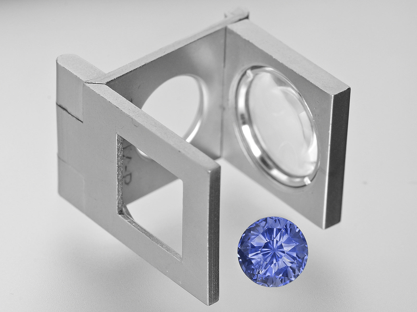 8800932-round-lustrous-intense-blue-gia-sri-lanka-natural-blue-sapphire-4.13-ct