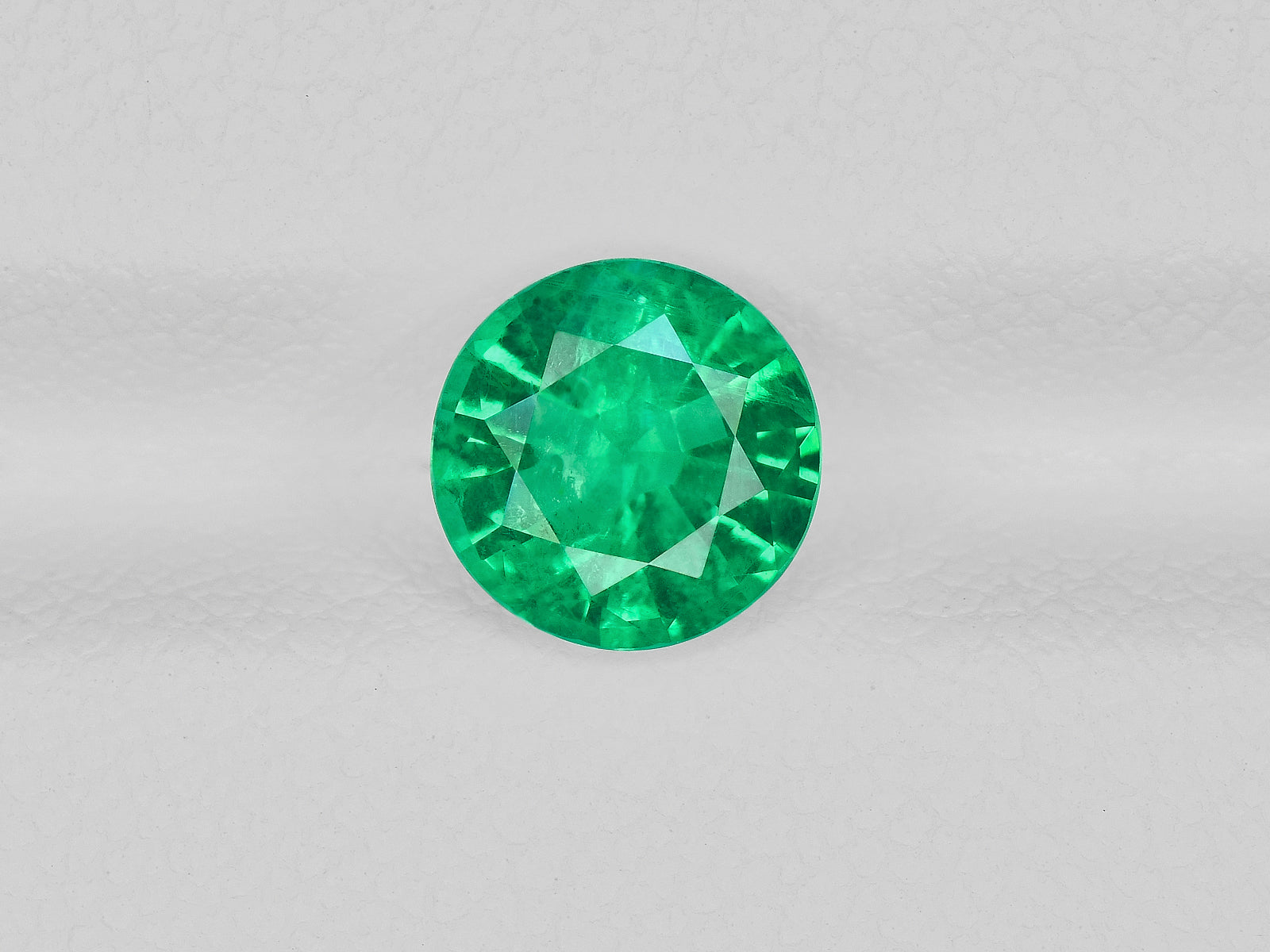 8800994-round-fiery-vivid-green-grs-zambia-natural-emerald-1.20-ct
