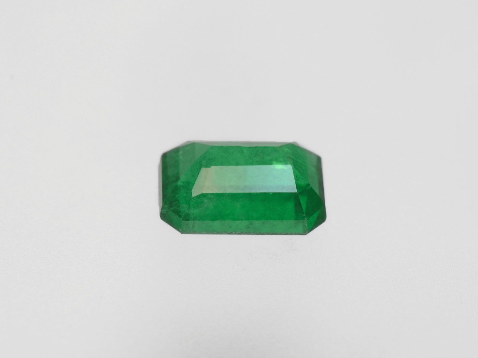 8800514-octagonal-lively-intense-green-grs-ethiopia-natural-emerald-1.06-ct