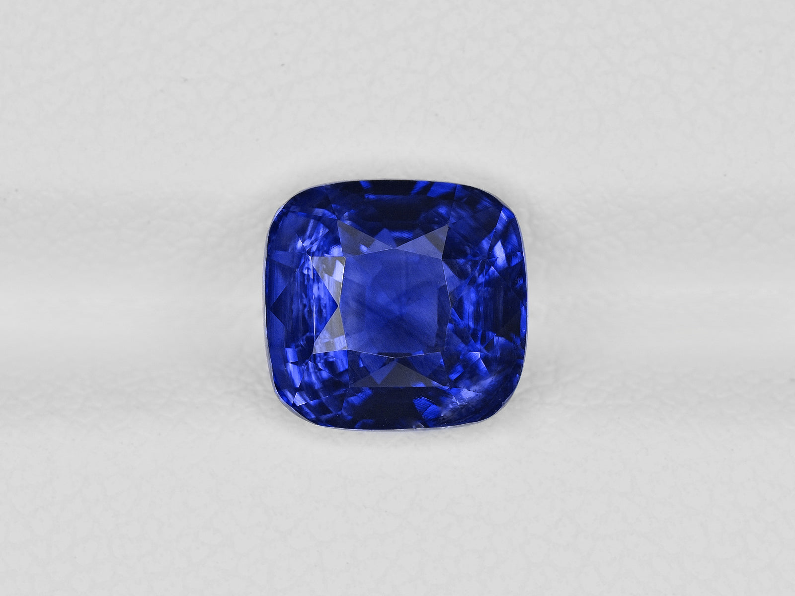 8801164-cushion-royal-blue-gia-grs-madagascar-natural-blue-sapphire-3.10-ct