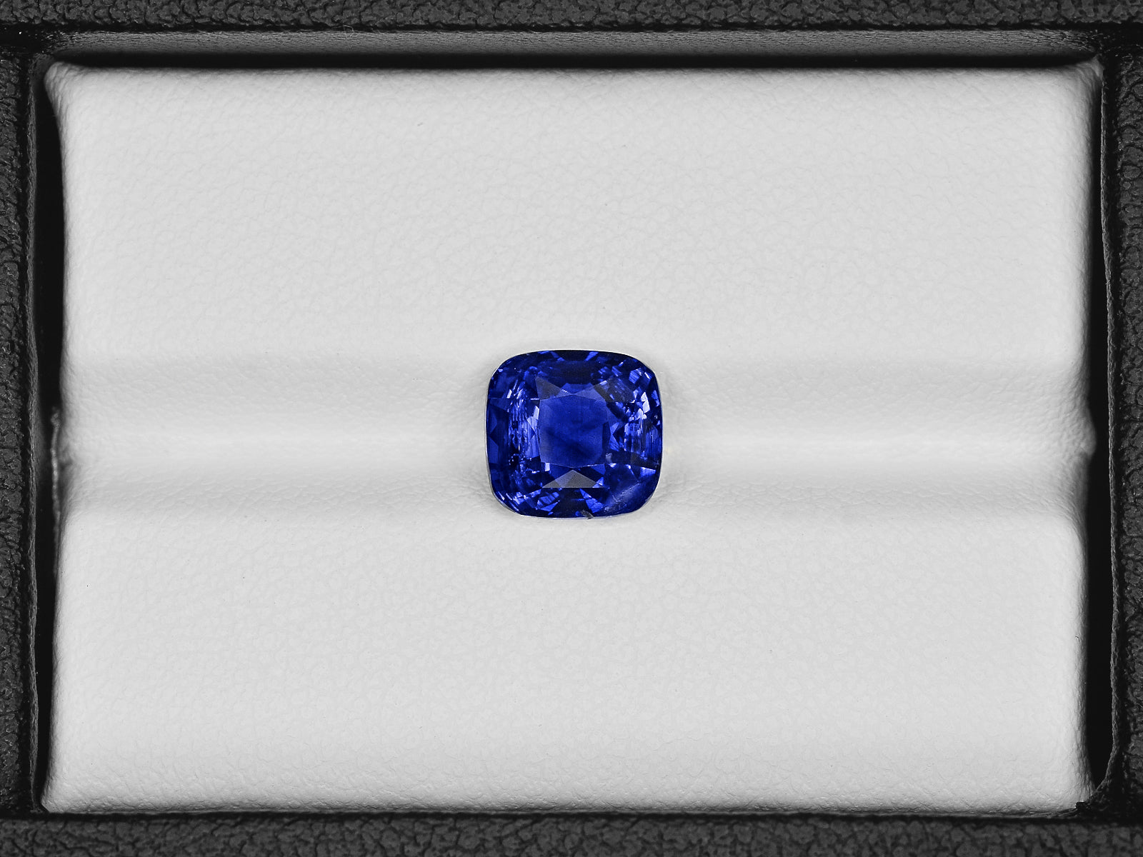 8801164-cushion-royal-blue-gia-grs-madagascar-natural-blue-sapphire-3.10-ct