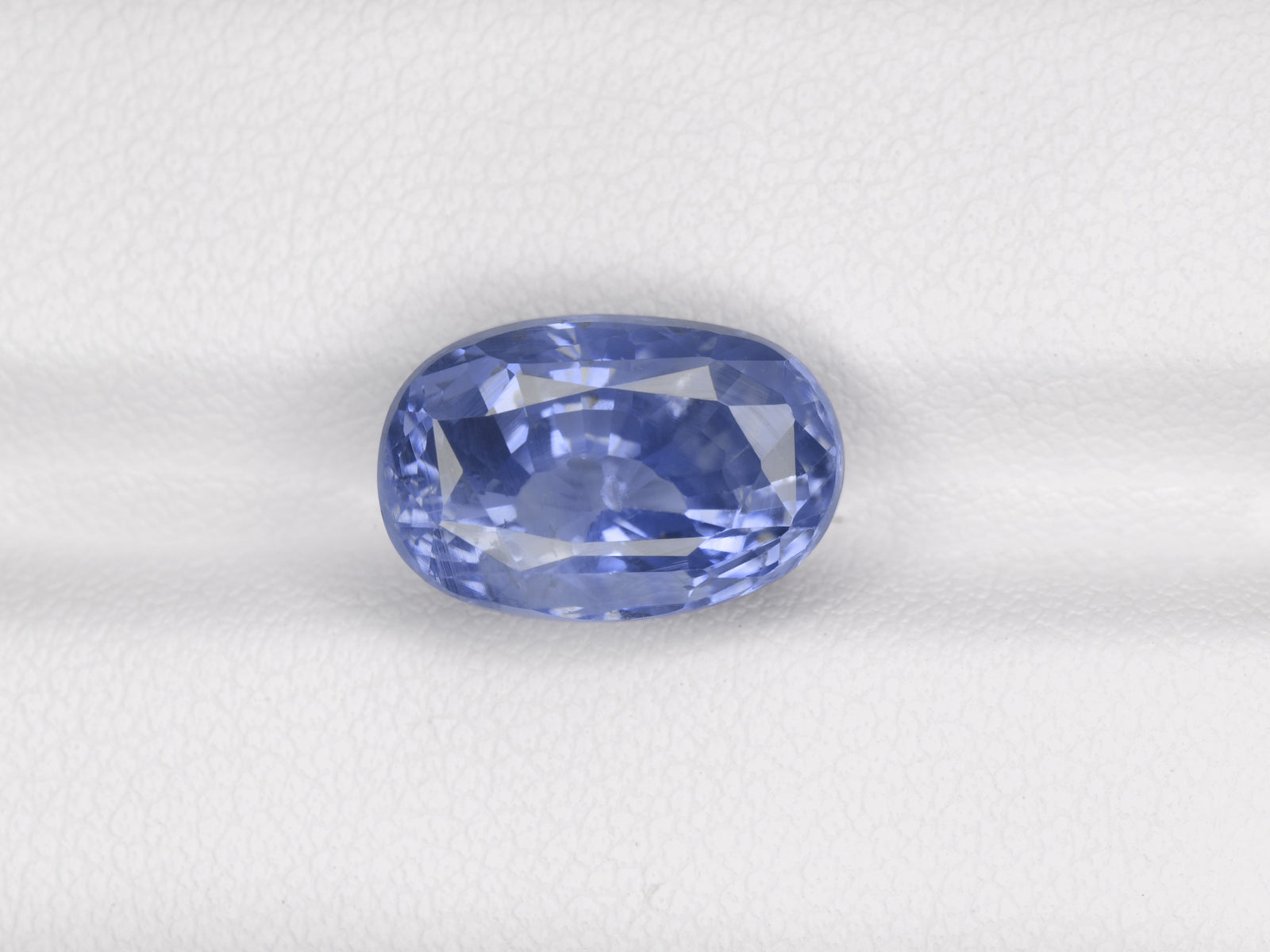 8800786-oval-velvety-blue-igi-sri-lanka-natural-blue-sapphire-7.89-ct