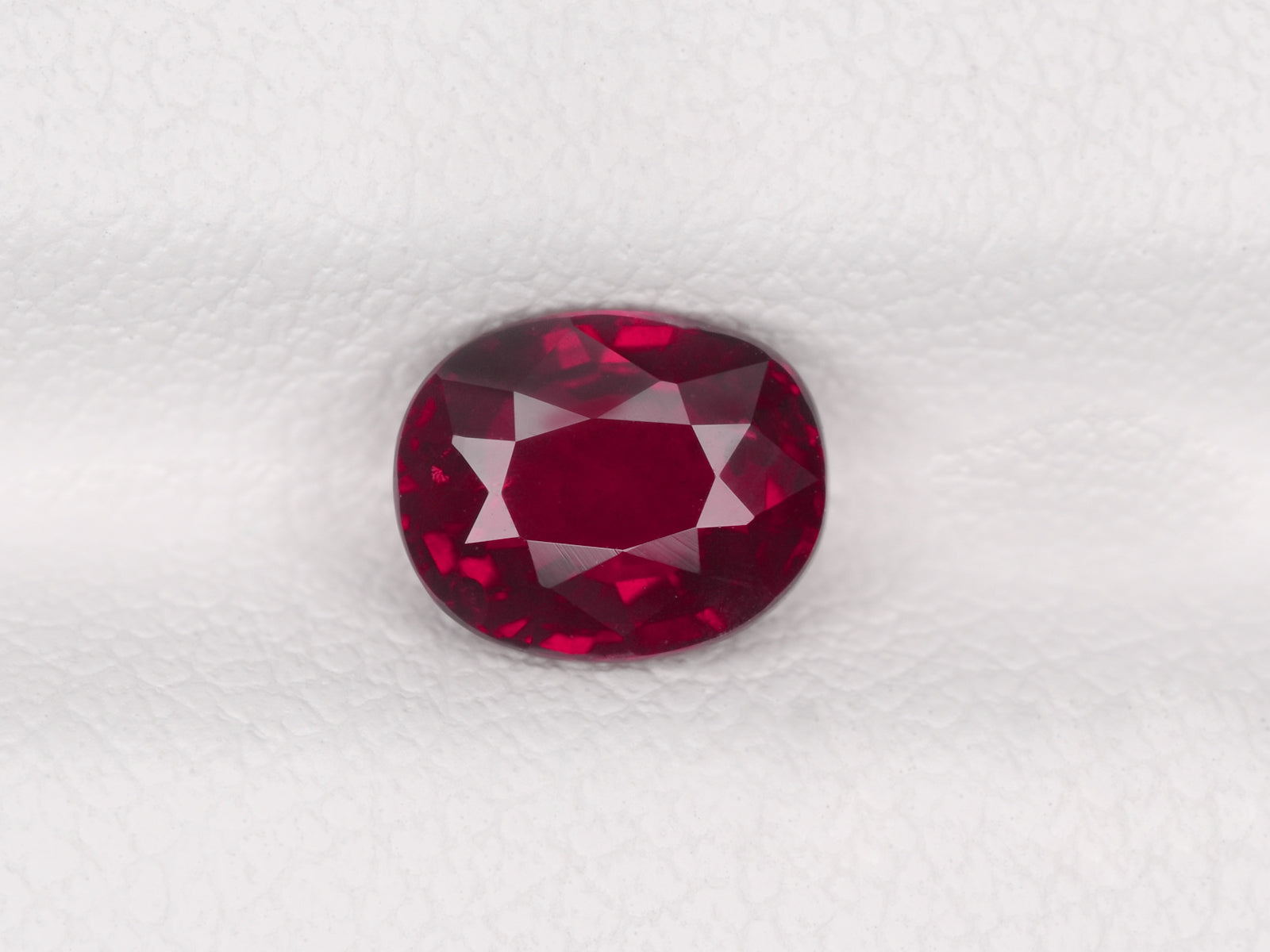 8800789-oval-pigeon-blood-red-igi-madagascar-natural-ruby-1.09-ct