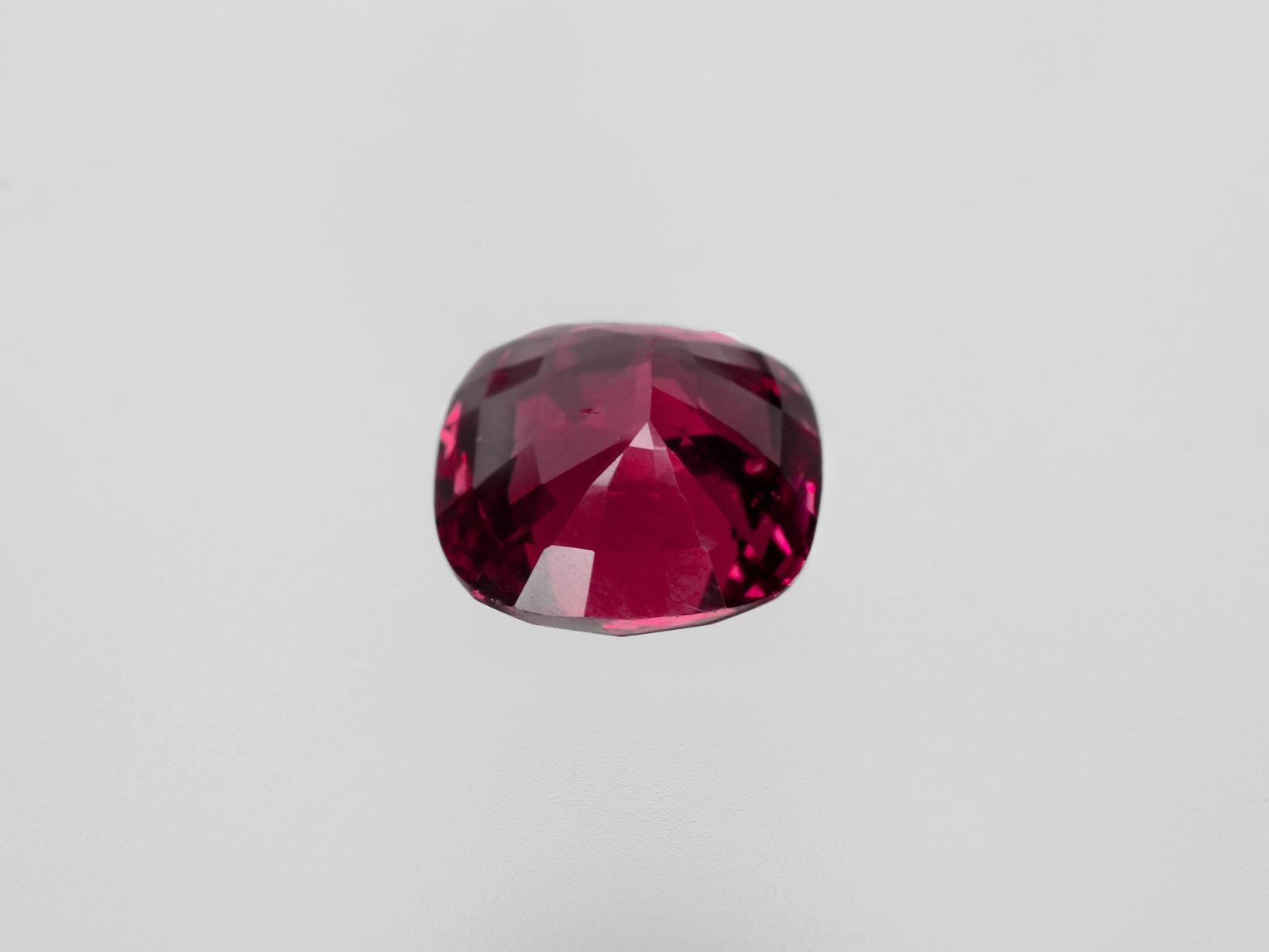 8800720-cushion-fiery-vivid-purple-red-grs-mozambique-natural-ruby-4.00-ct