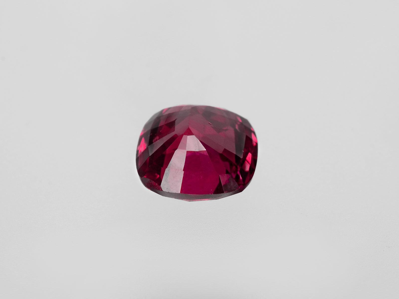 8800720-cushion-fiery-vivid-purple-red-grs-mozambique-natural-ruby-4.00-ct