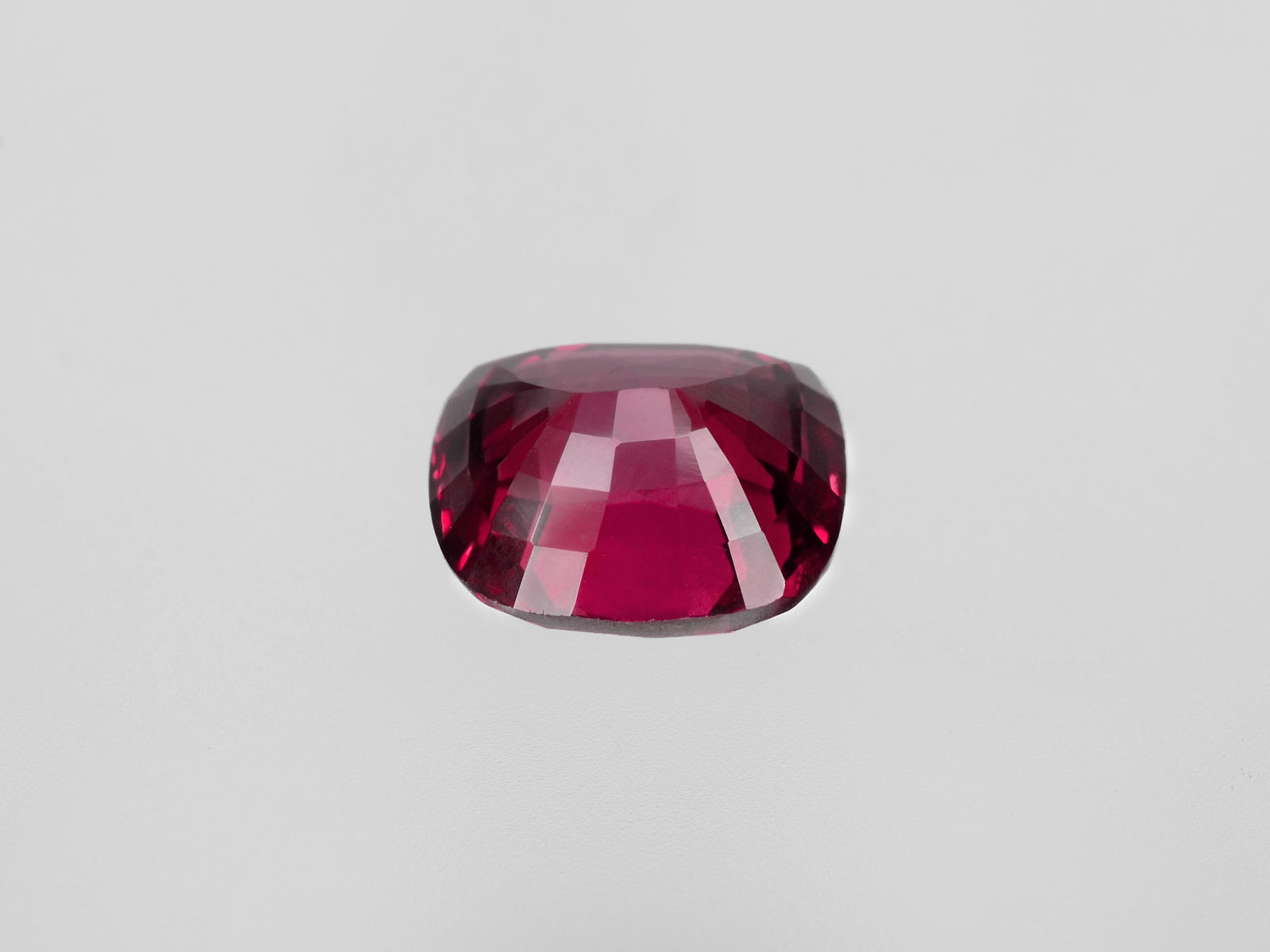 8800720-cushion-fiery-vivid-purple-red-grs-mozambique-natural-ruby-4.00-ct