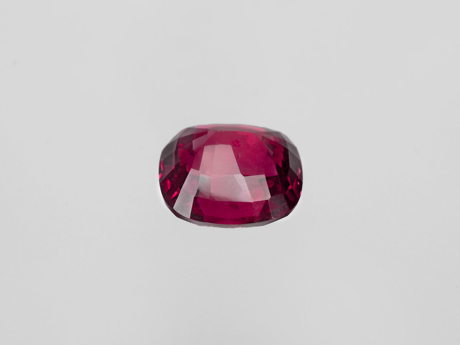 8800720-cushion-fiery-vivid-purple-red-grs-mozambique-natural-ruby-4.00-ct