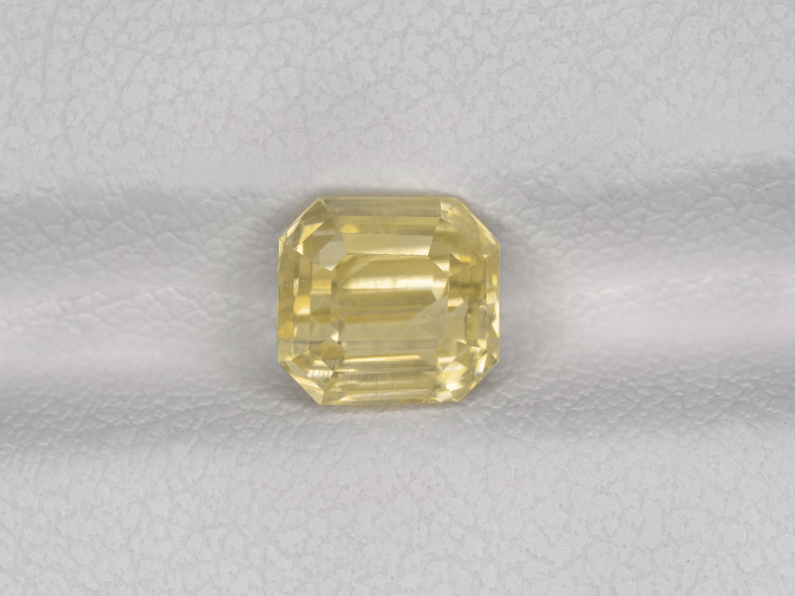 8800770-octagonal-soft-yellow-igi-sri-lanka-natural-yellow-sapphire-2.07-ct