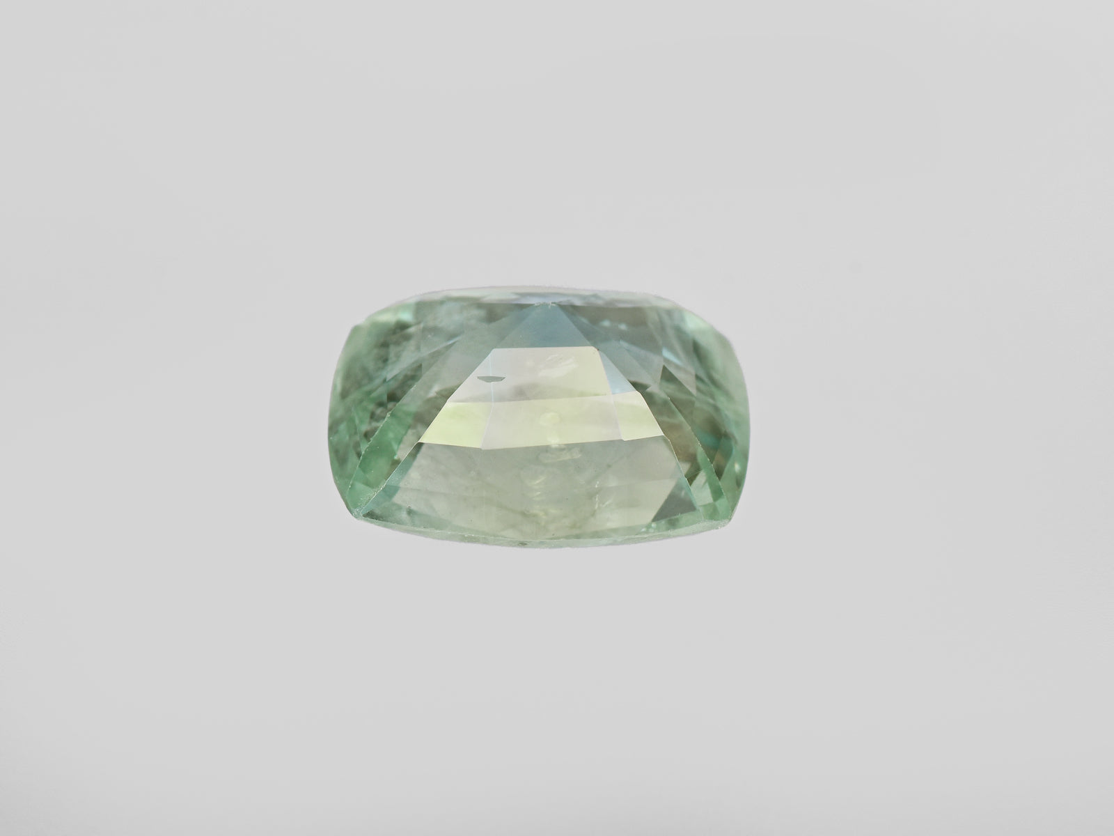 8801055-cushion-soft-bluish-green-igi-burma-natural-other-fancy-sapphire-5.85-ct