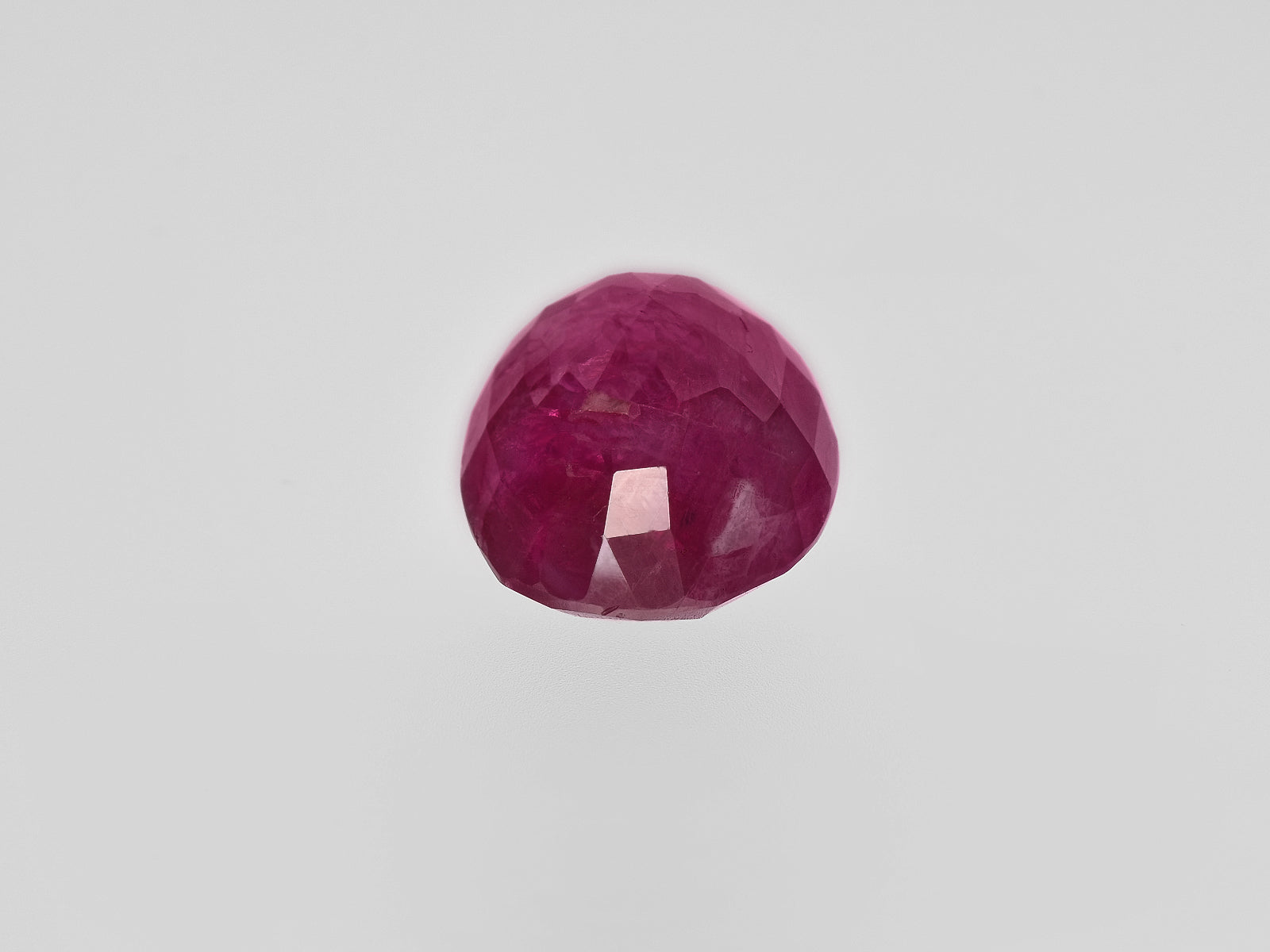 8801005-oval-deep-red-with-a-pinkish-hue-grs-burma-natural-ruby-13.61-ct