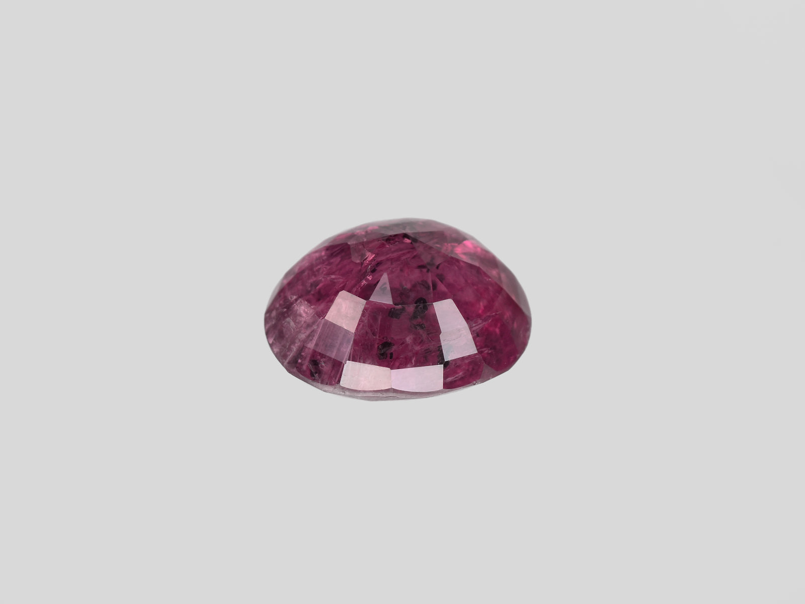 8801056-oval-deep-purplish-pink-igi-burma-natural-other-fancy-sapphire-5.47-ct