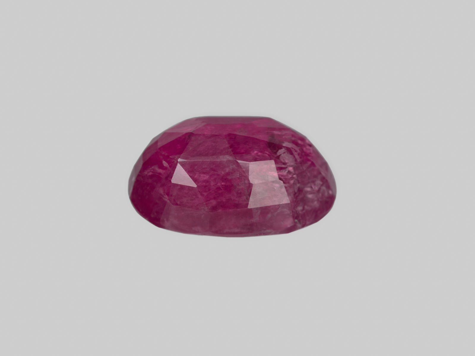 8801142-oval-deep-magenta-red-igi-burma-natural-ruby-9.12-ct