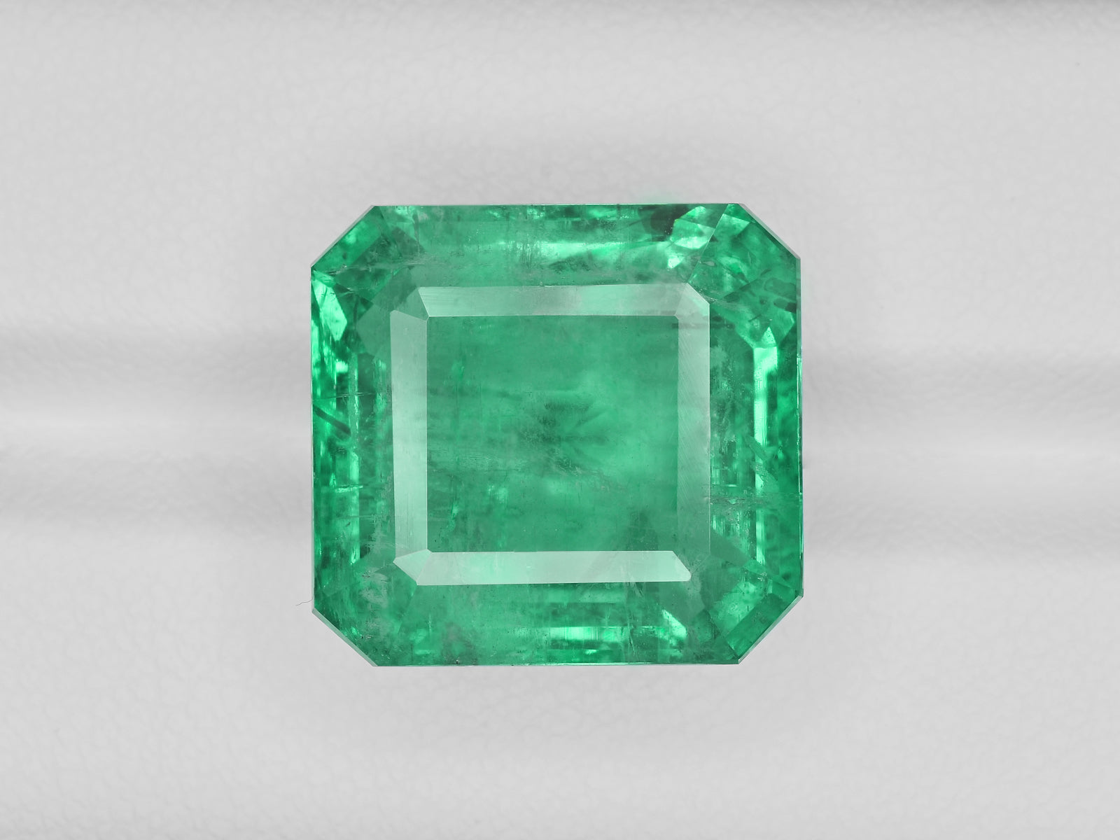 8800987-octagonal-intense-green-grs-ethiopia-natural-emerald-20.30-ct