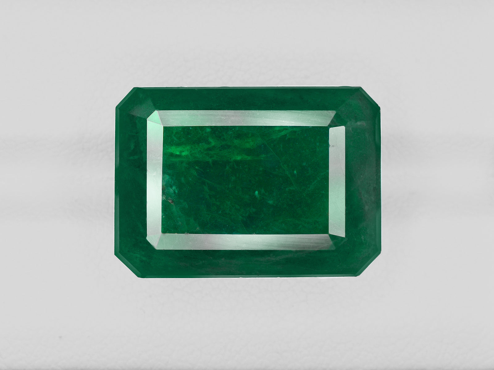 8801535-octagonal-deep-green-gii-zambia-natural-emerald-28.10-ct