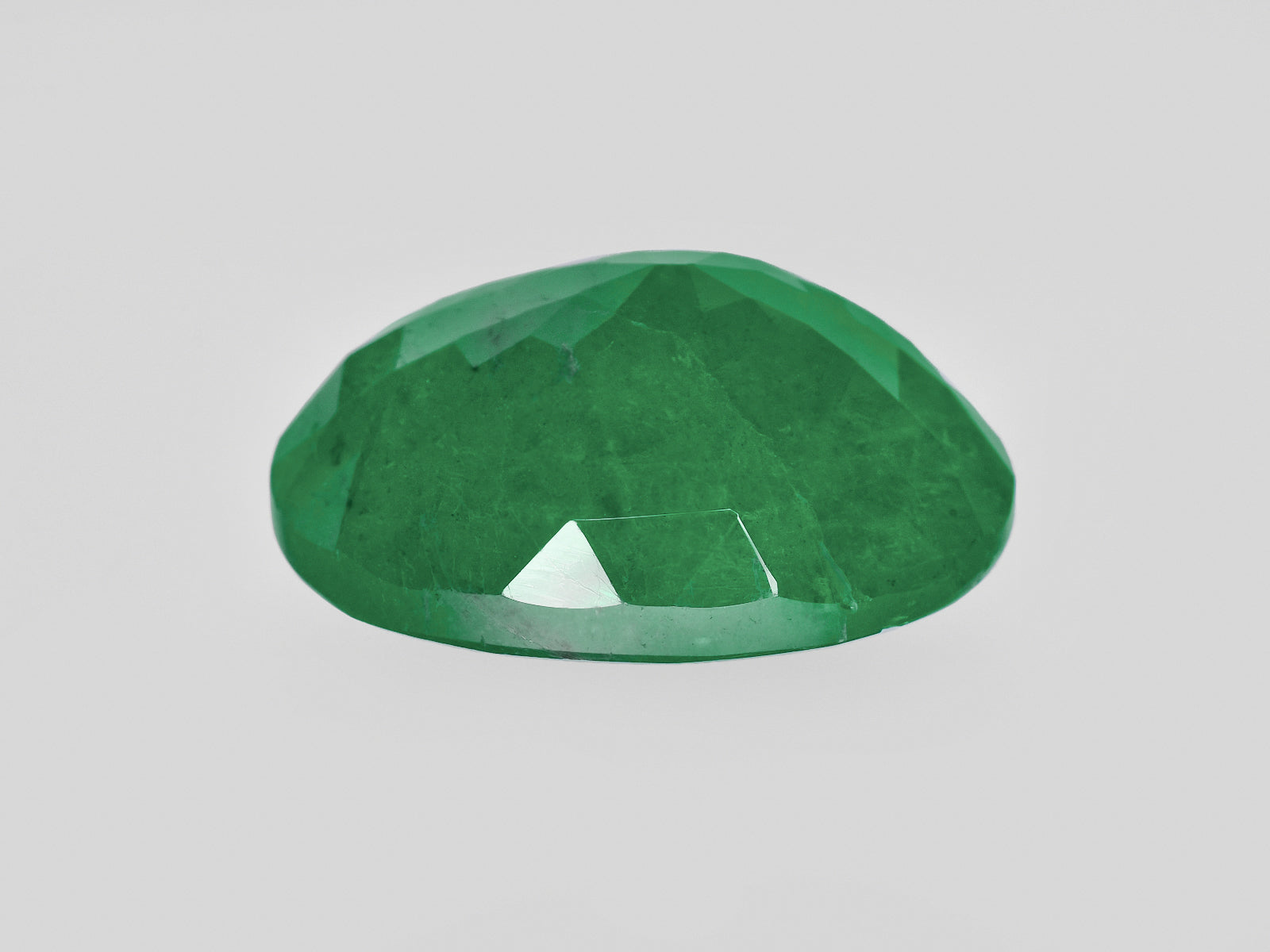 8801536-oval-medium-green-gii-zambia-natural-emerald-47.73-ct