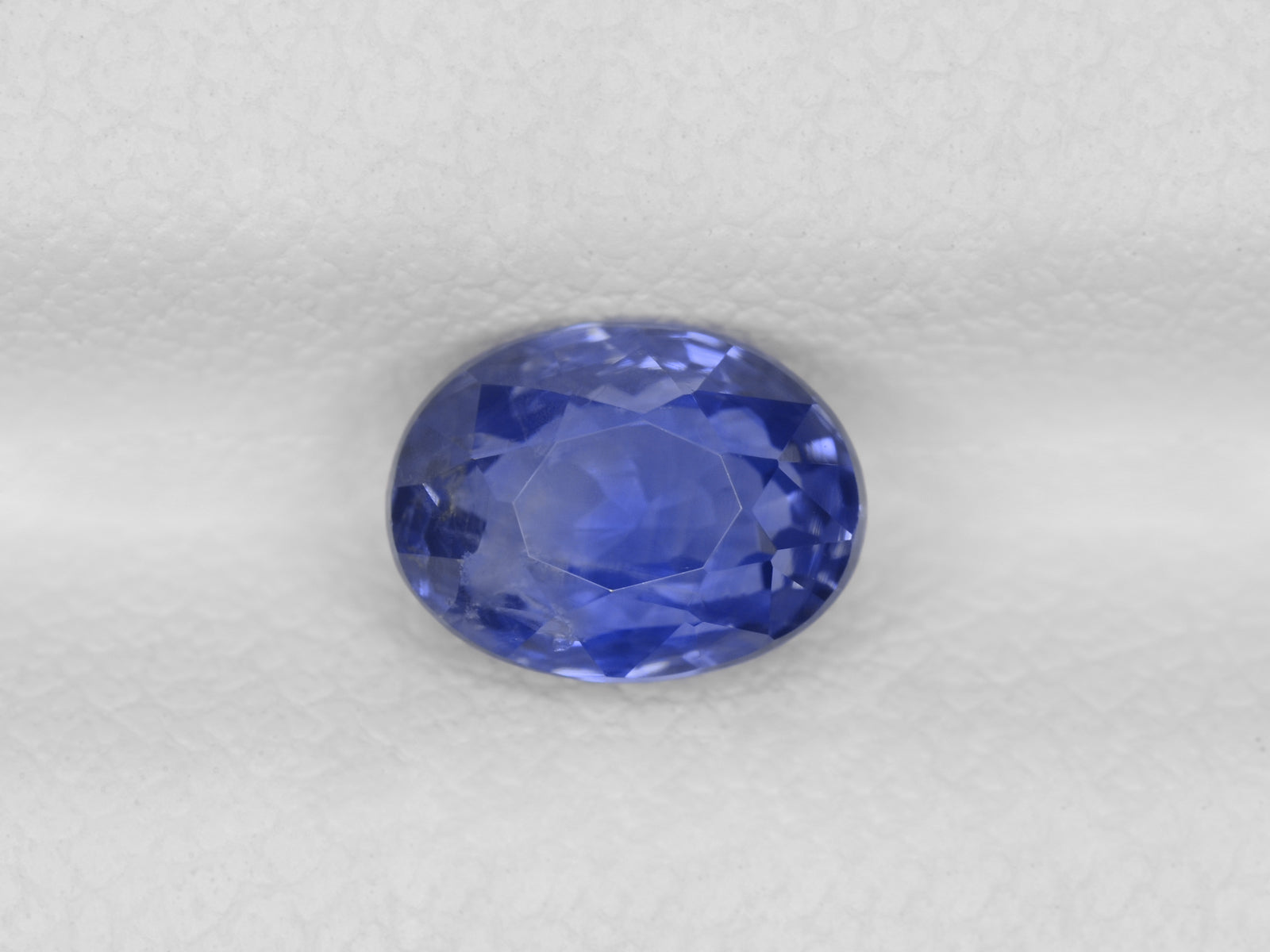 8800936-oval-vevlety-intense-blue-gia-kashmir-natural-blue-sapphire-1.54-ct