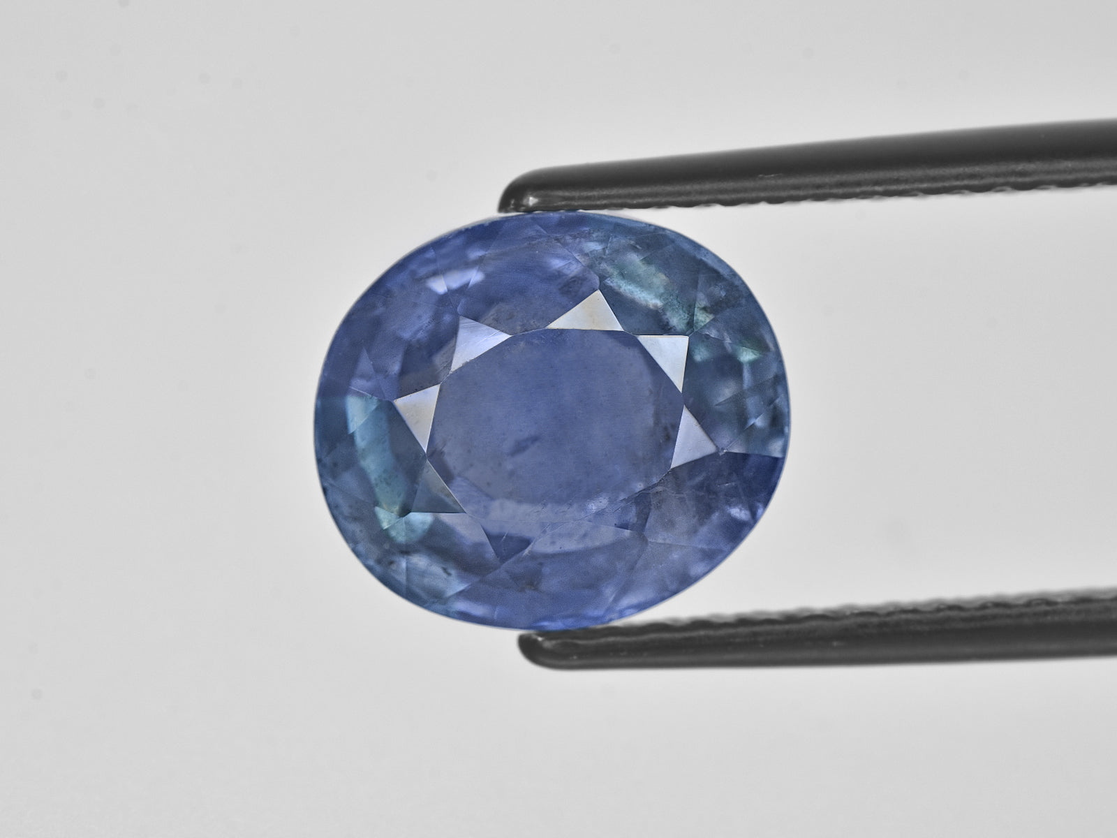 8801143-oval-intense-blue-with-a-slight-greenish-hue-igi-burma-natural-blue-sapphire-6.73-ct