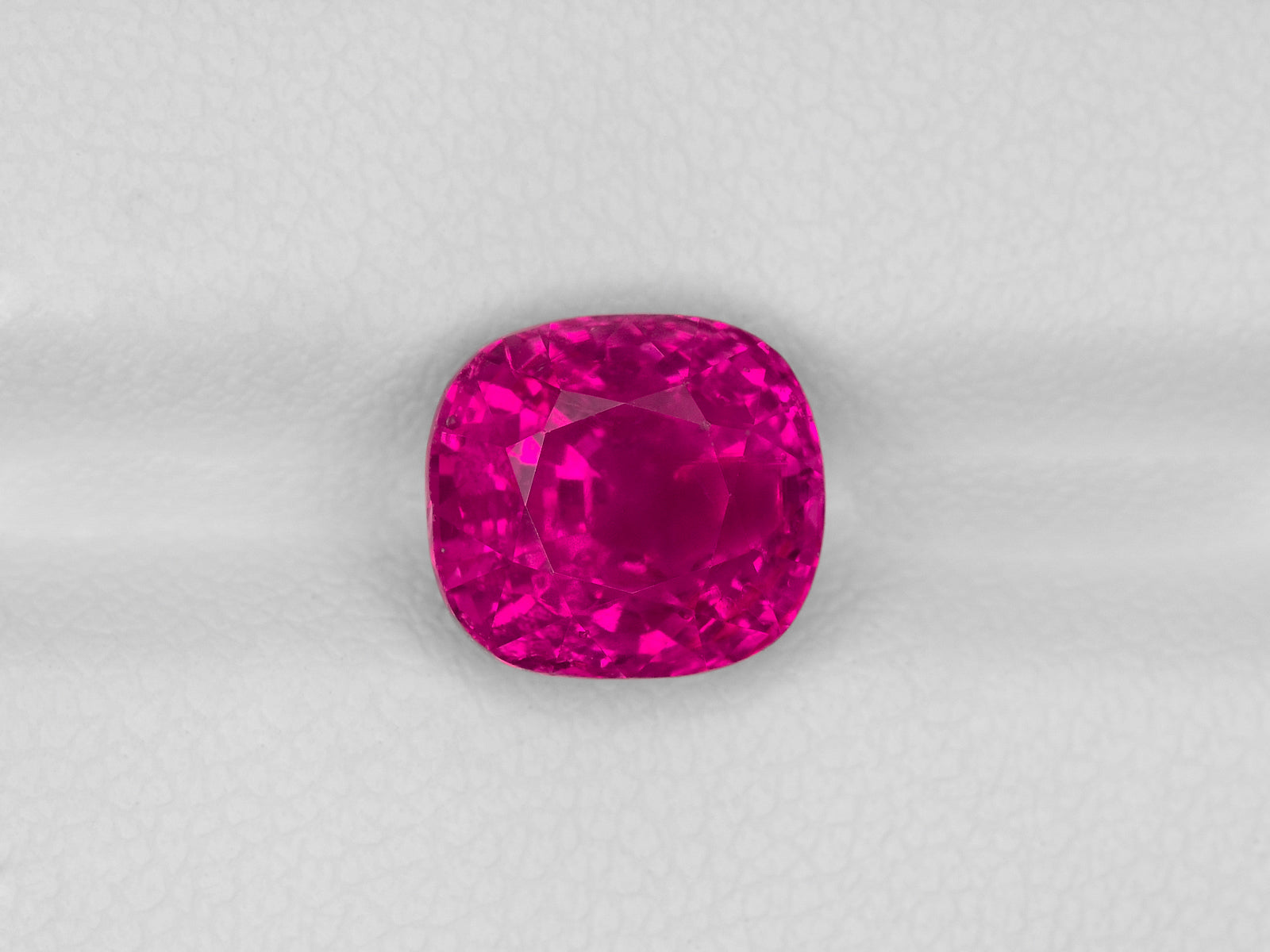 8800914-cushion-fiery-rich-purplish-red-gia-grs-burma-natural-ruby-4.52-ct