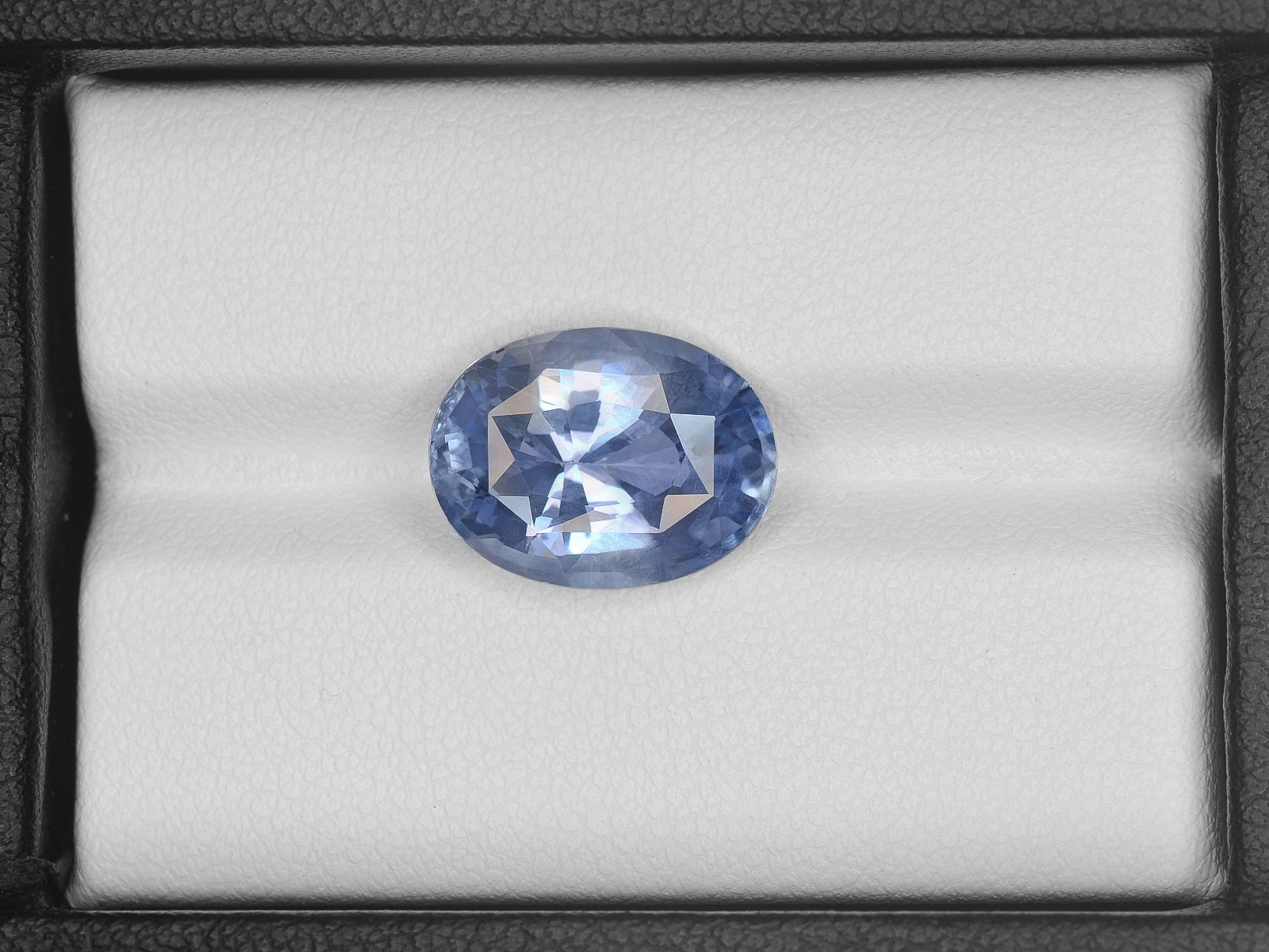8800881-oval-light-blue-igi-sri-lanka-natural-blue-sapphire-7.96-ct