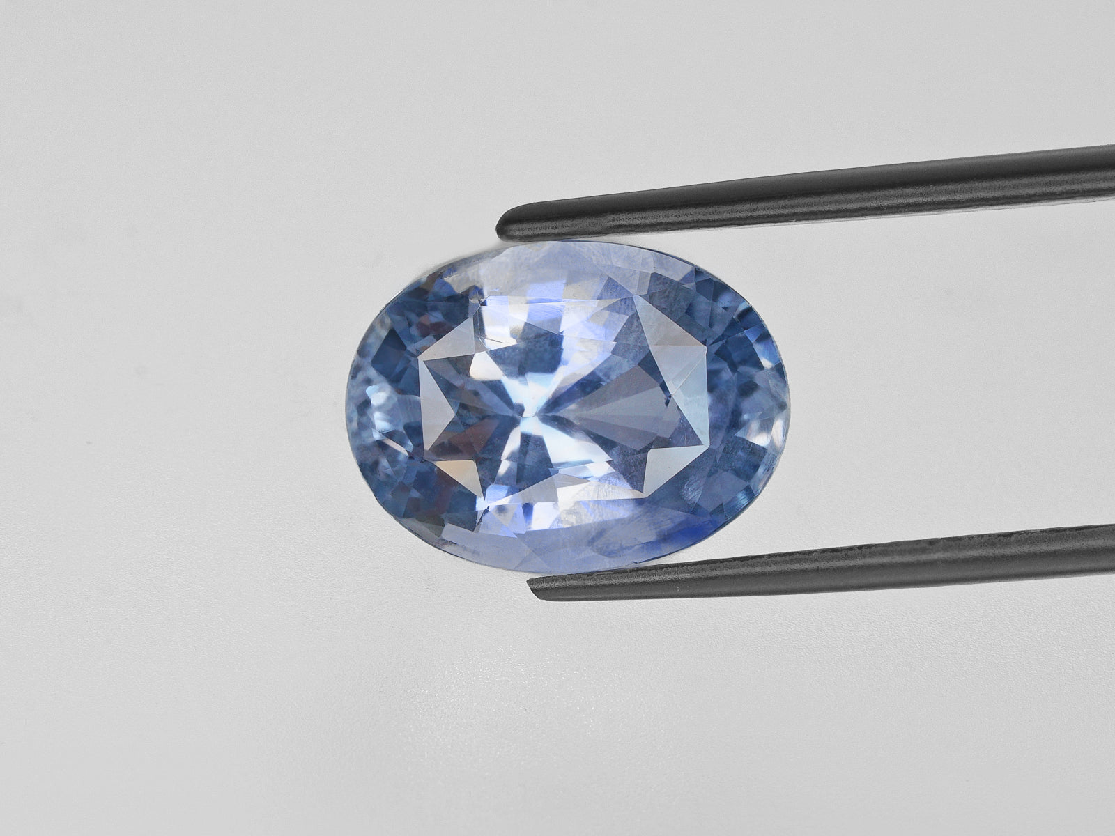 8800881-oval-light-blue-igi-sri-lanka-natural-blue-sapphire-7.96-ct