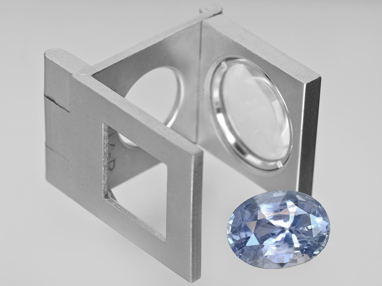 8800881-oval-light-blue-igi-sri-lanka-natural-blue-sapphire-7.96-ct