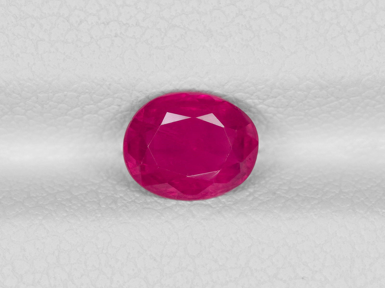 8801067-oval-deep-pinkish-red-igi-burma-natural-ruby-1.24-ct