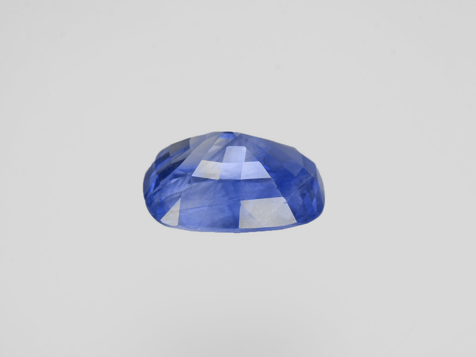 8801069-cushion-medium-blue-igi-burma-natural-blue-sapphire-6.85-ct