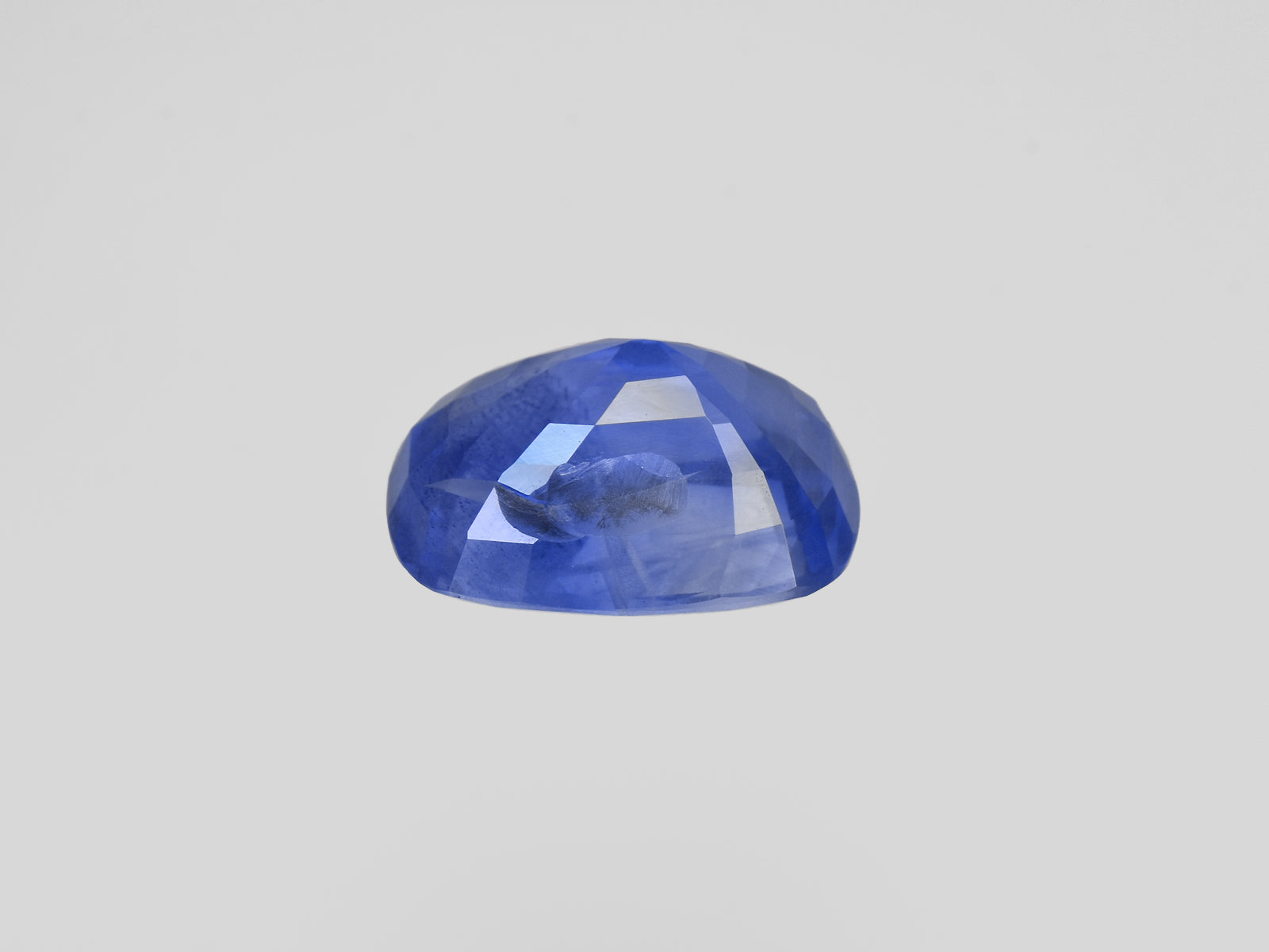 8801069-cushion-medium-blue-igi-burma-natural-blue-sapphire-6.85-ct