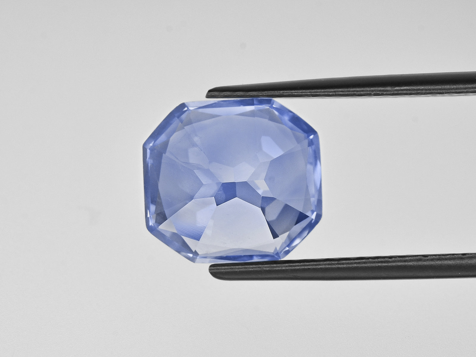 8800981-octagonal-velvety-sky-blue-icy-blue-gia-grs-kashmir-natural-blue-sapphire-7.07-ct