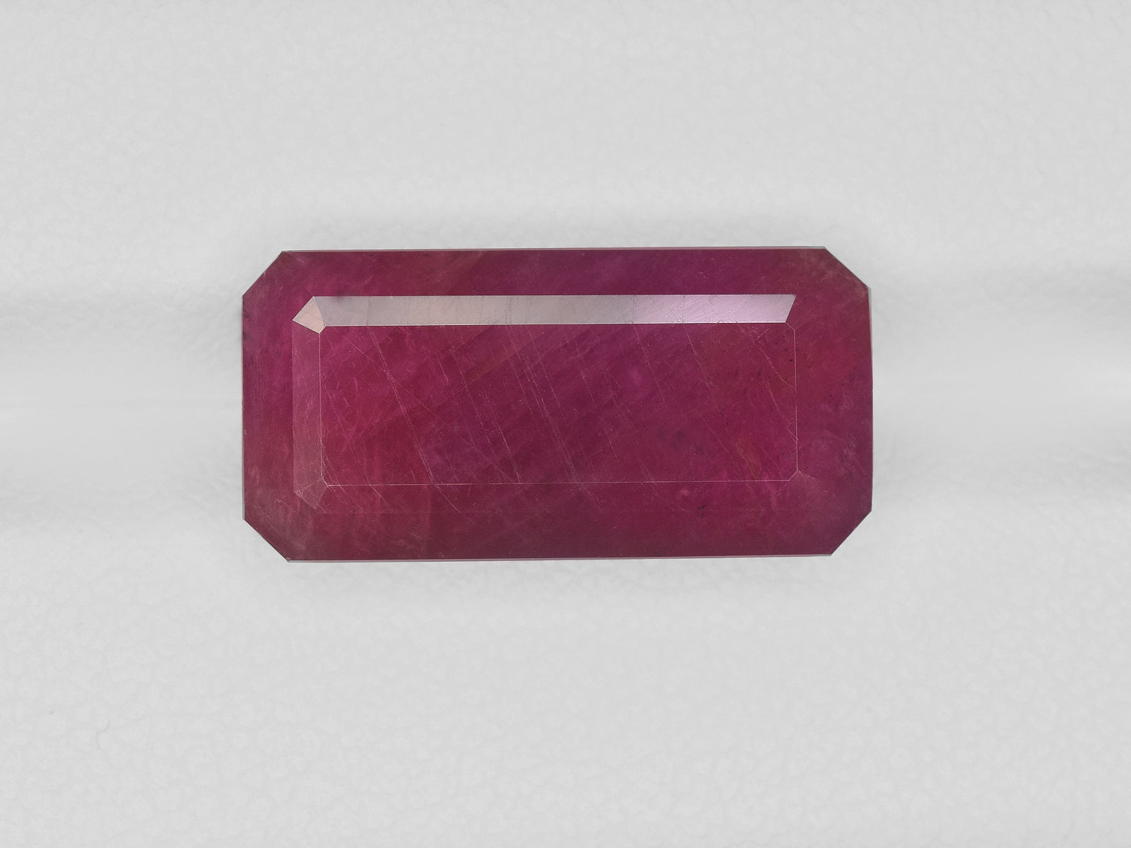8801011-octagonal-dark-pinkish-red-igi-guinea-natural-ruby-14.20-ct